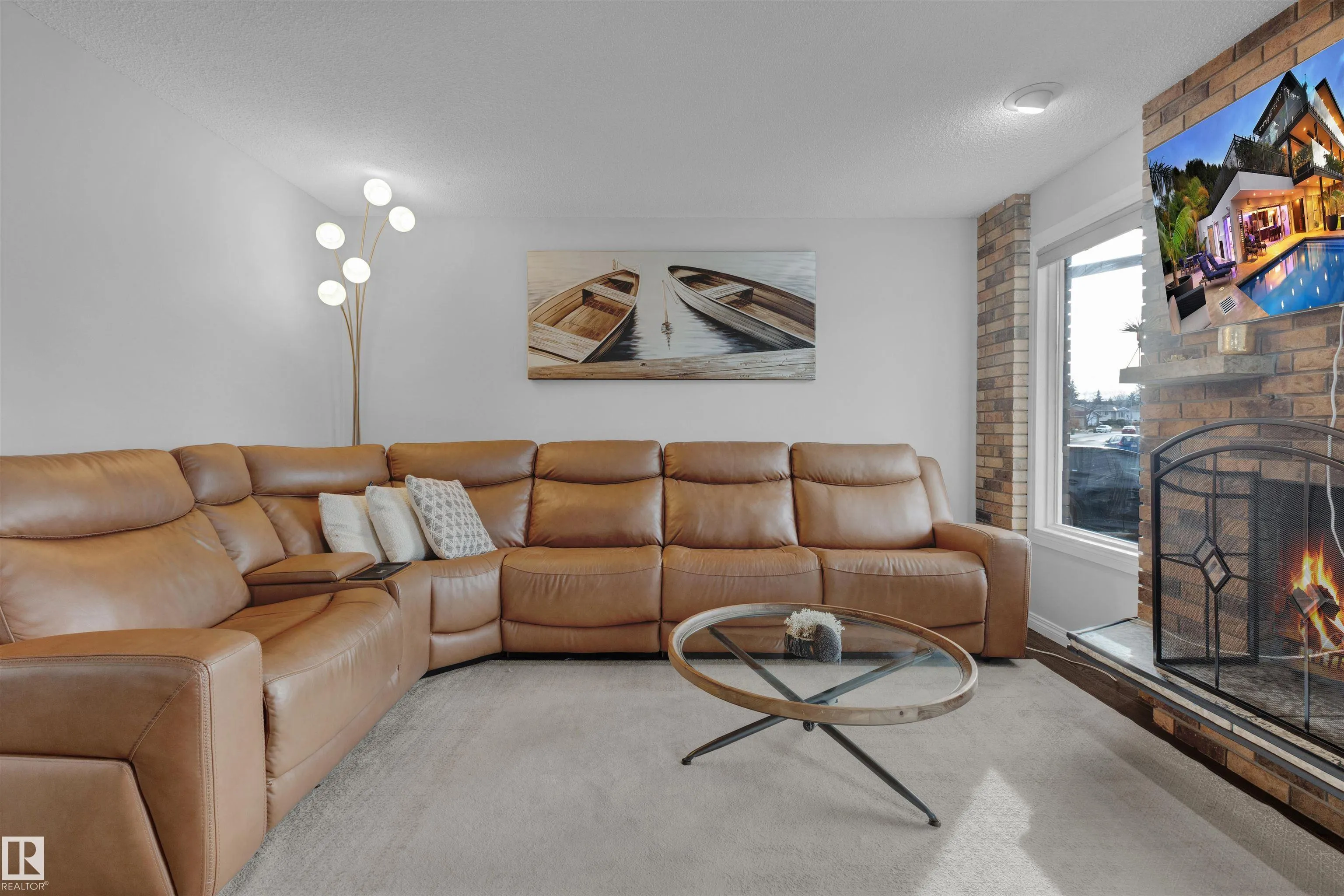 75 GRAND MEADOW Crescent