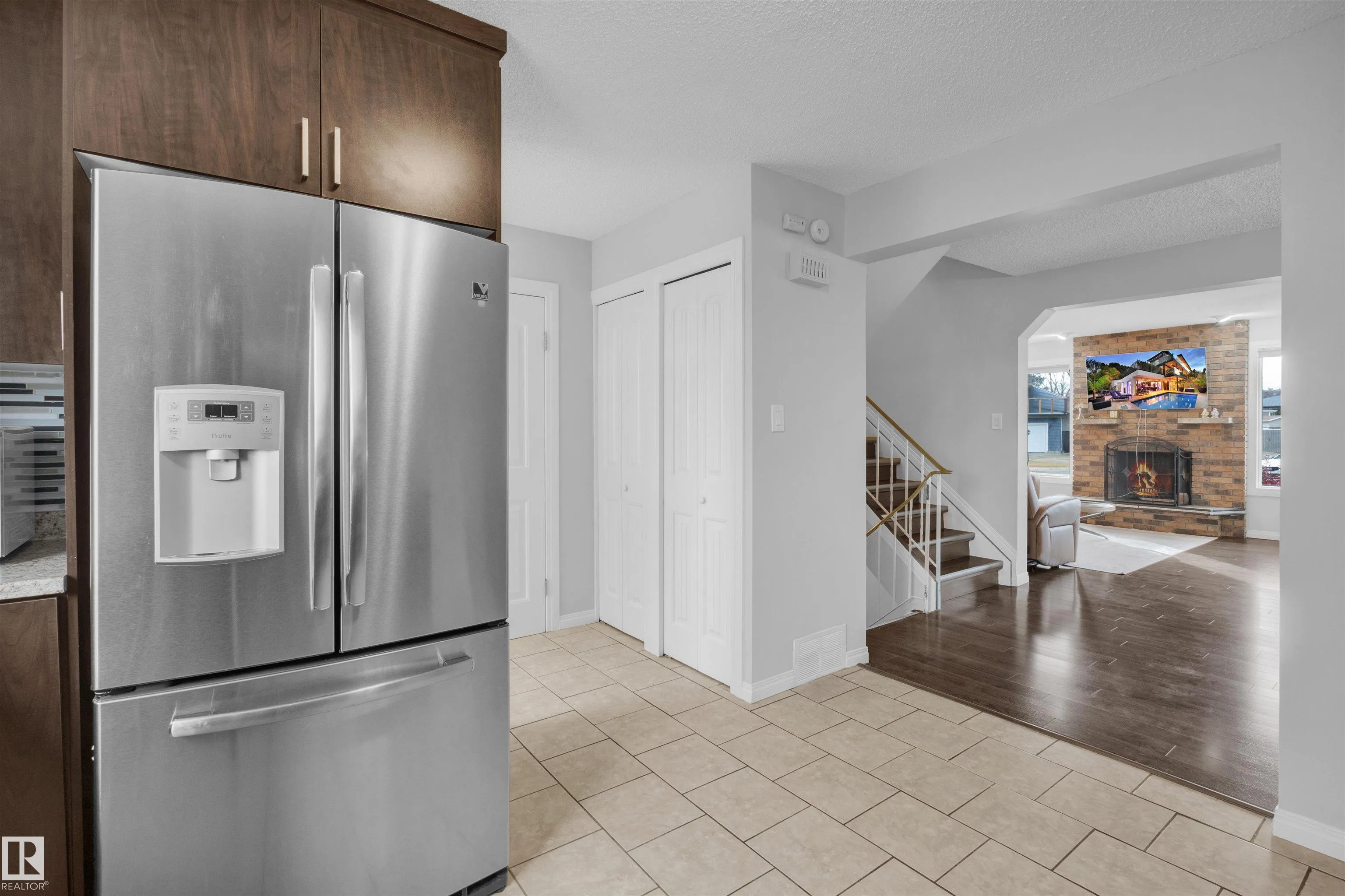 75 GRAND MEADOW Crescent