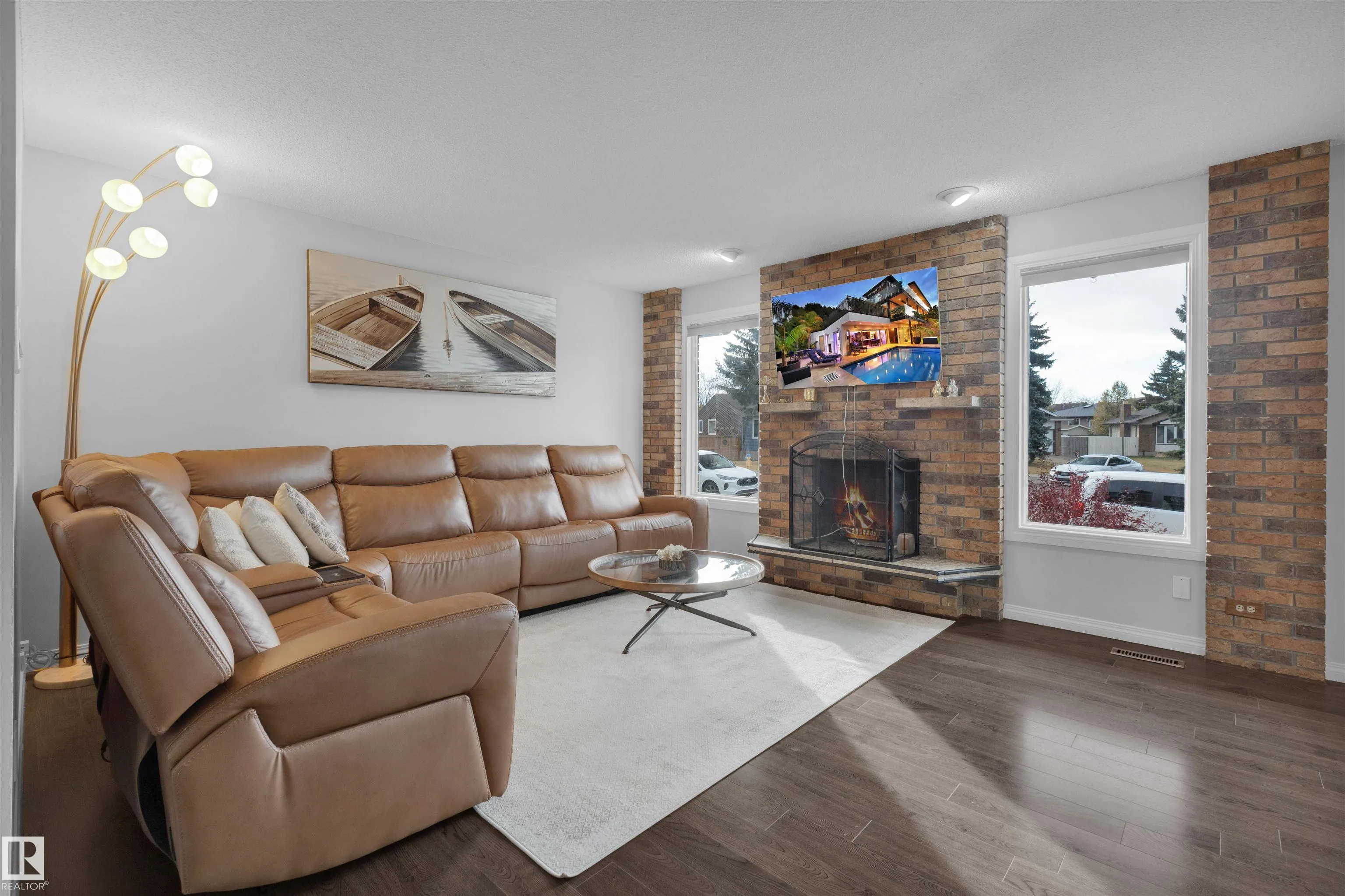 75 GRAND MEADOW Crescent