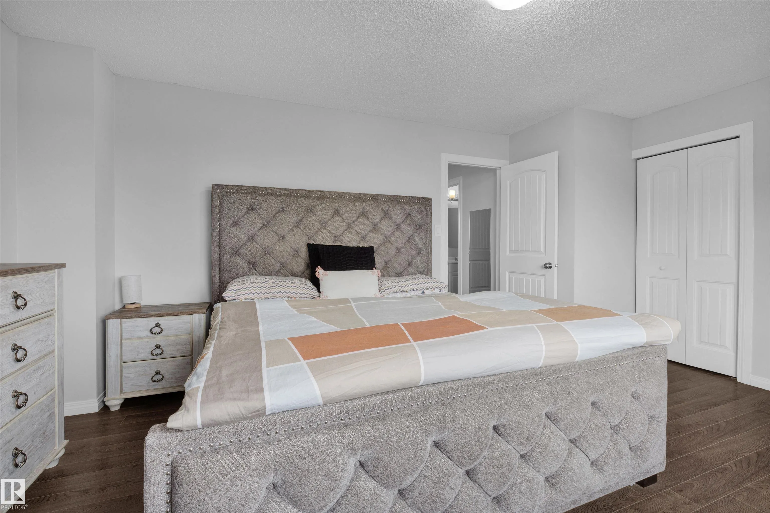 75 GRAND MEADOW Crescent