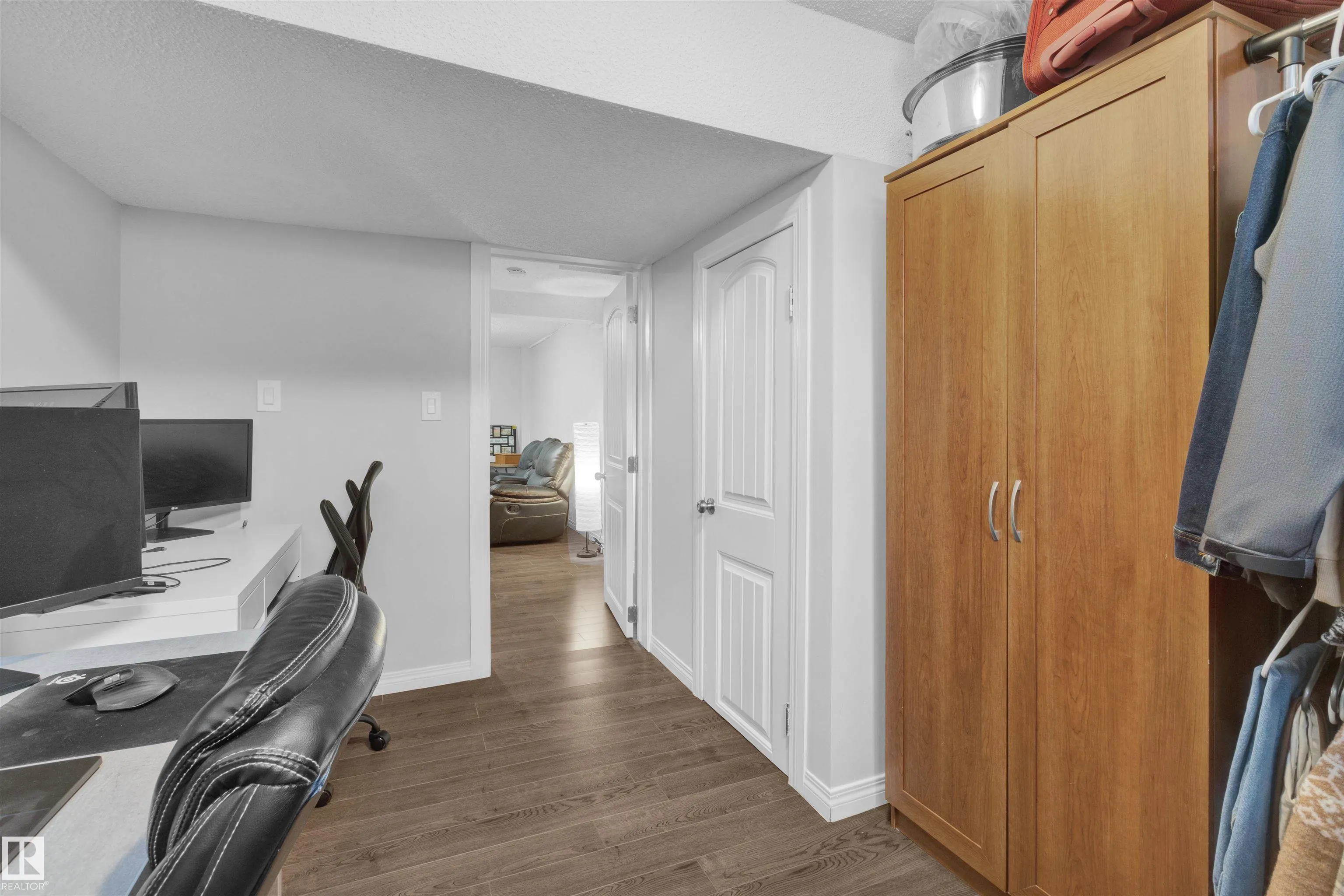 75 GRAND MEADOW Crescent