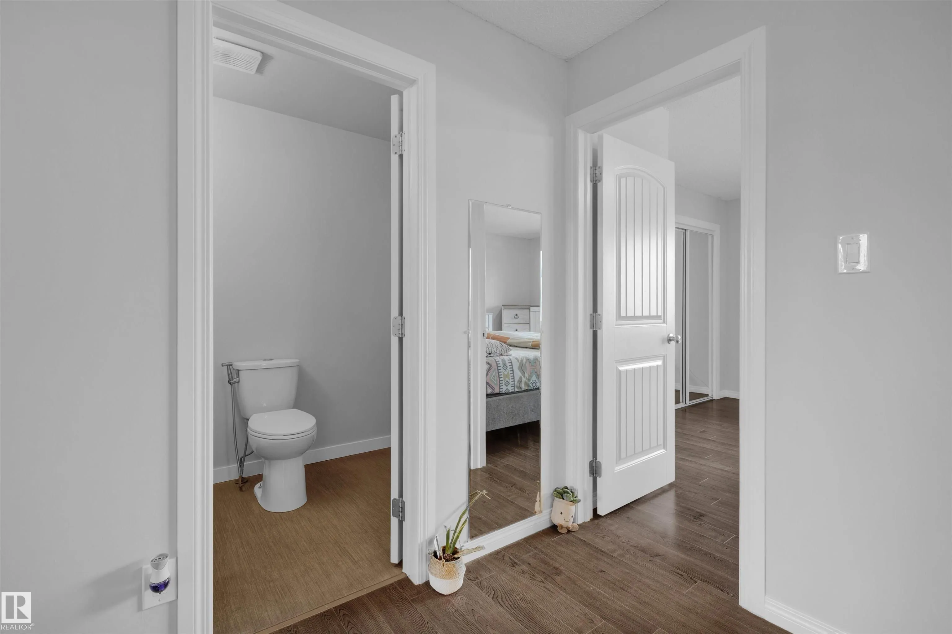 75 GRAND MEADOW Crescent