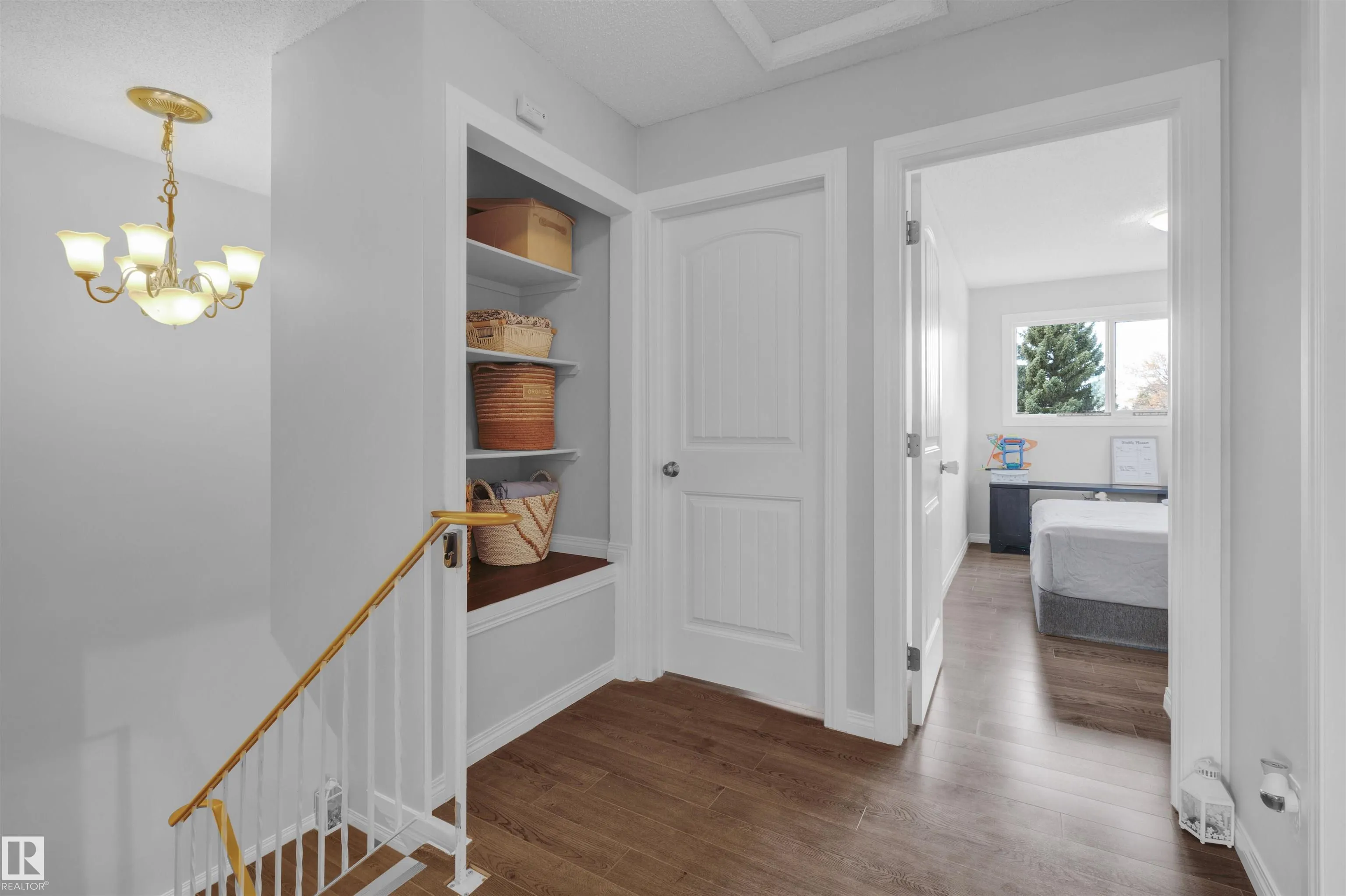 75 GRAND MEADOW Crescent