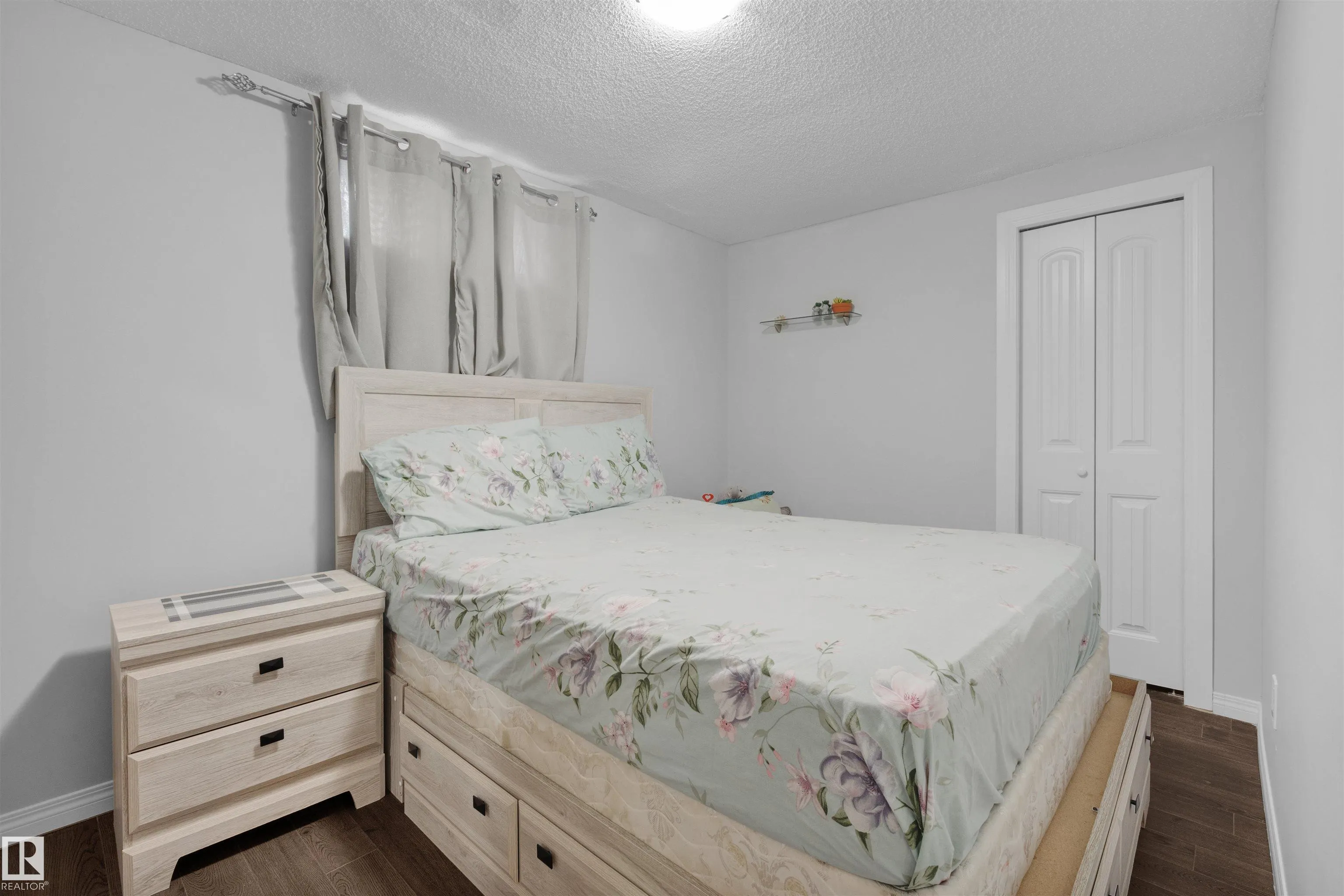 75 GRAND MEADOW Crescent