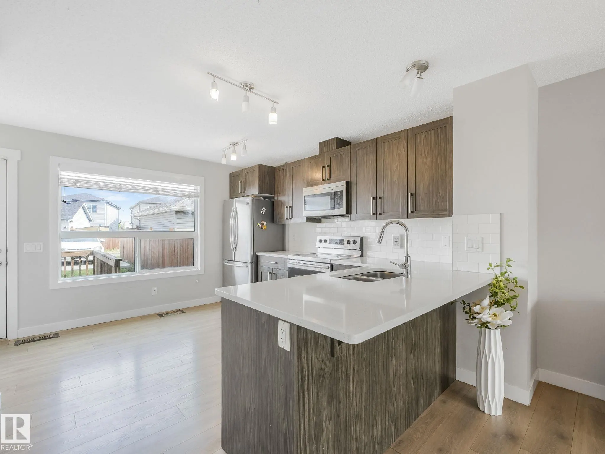 648 LEWIS GREENS Drive