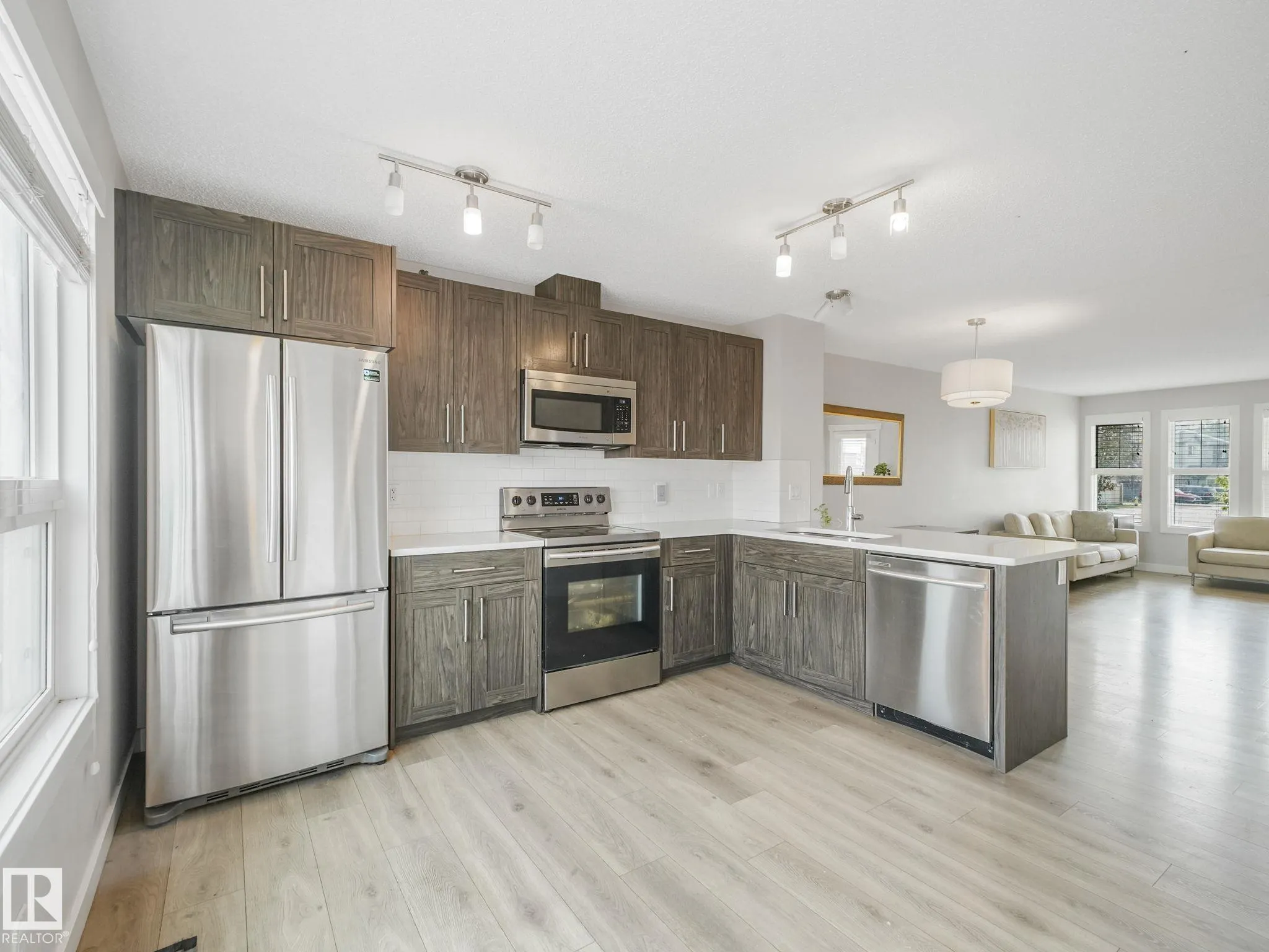 648 LEWIS GREENS Drive