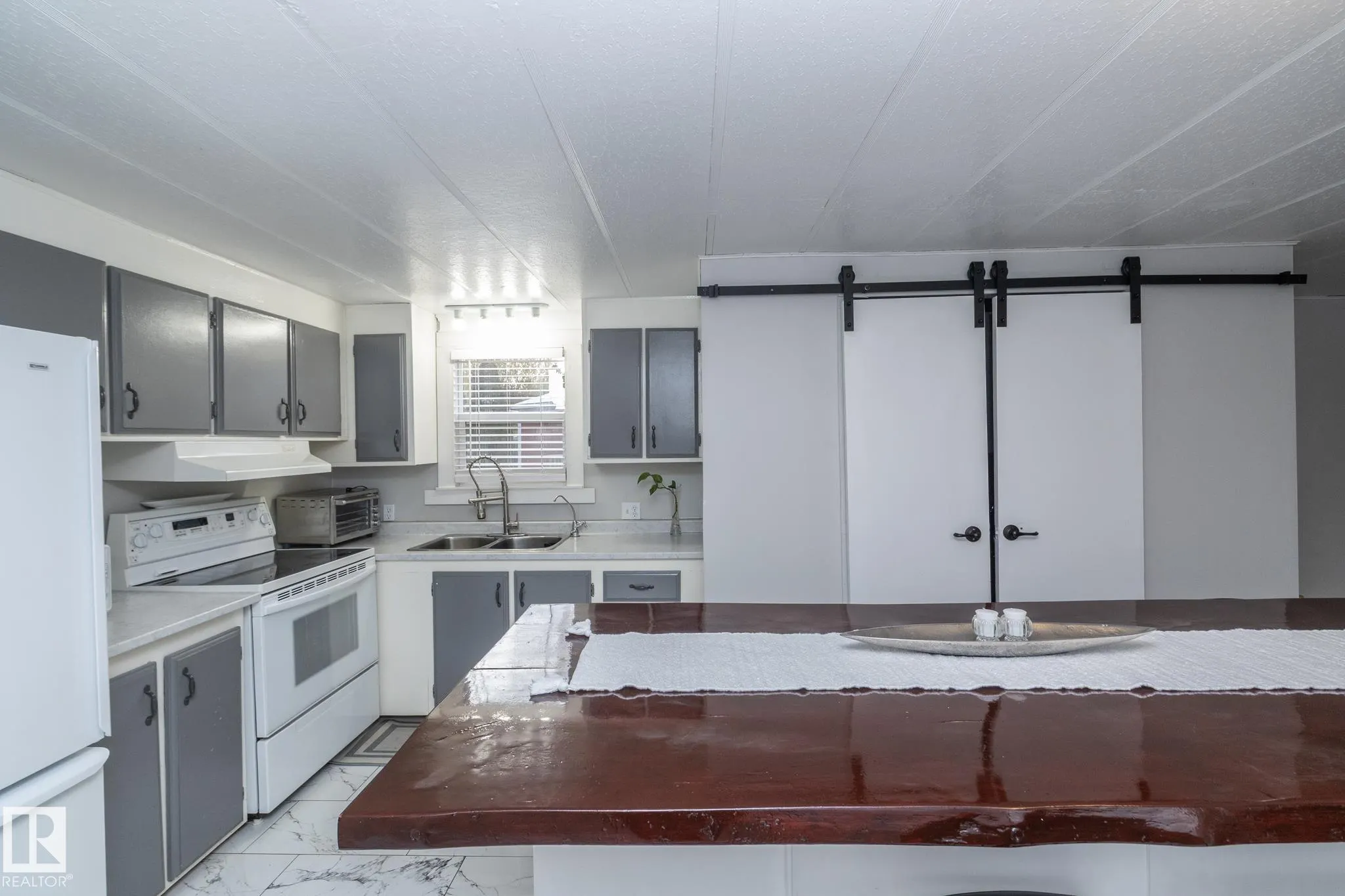 1011 West Mount Crescent