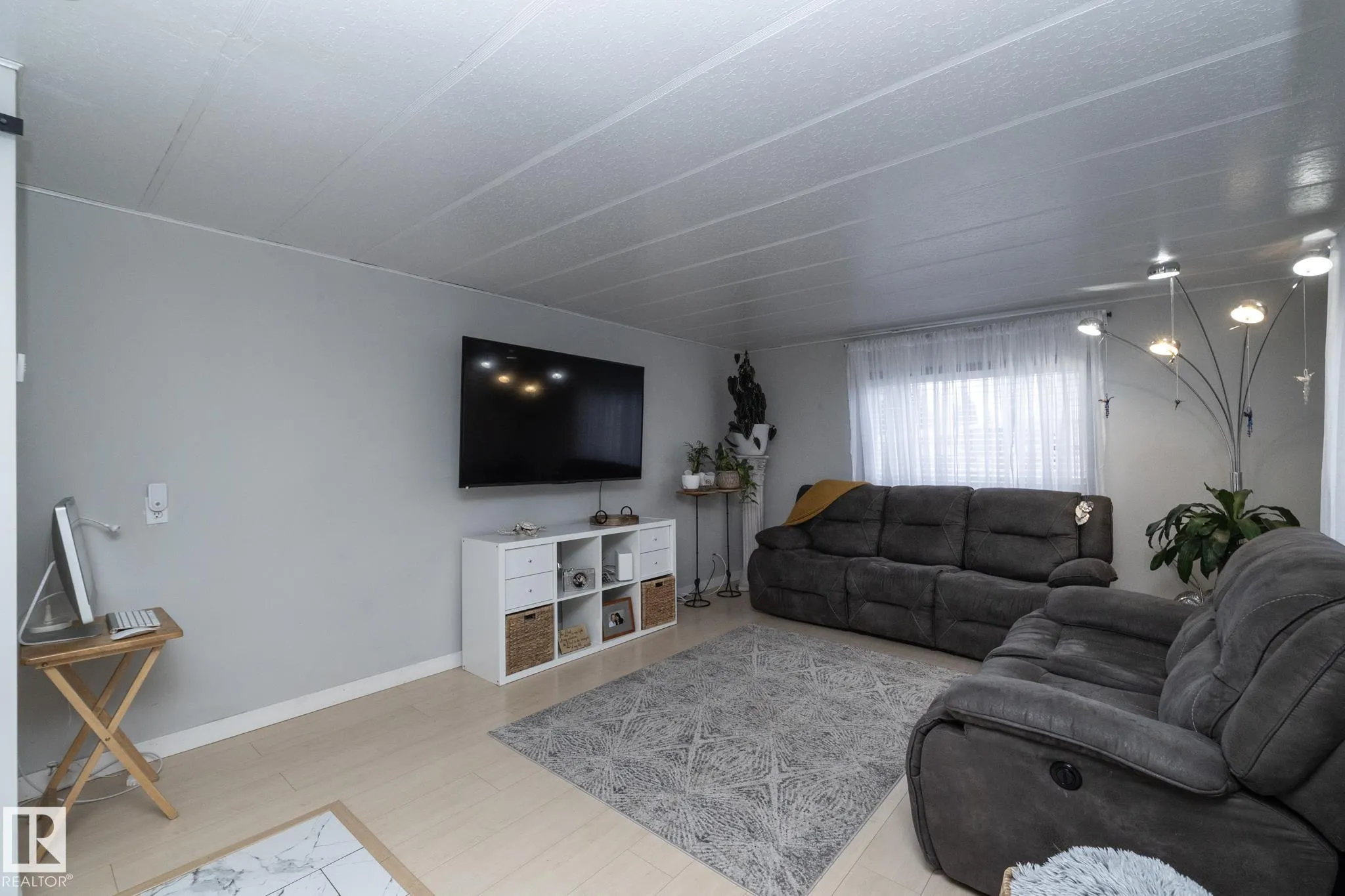 1011 West Mount Crescent