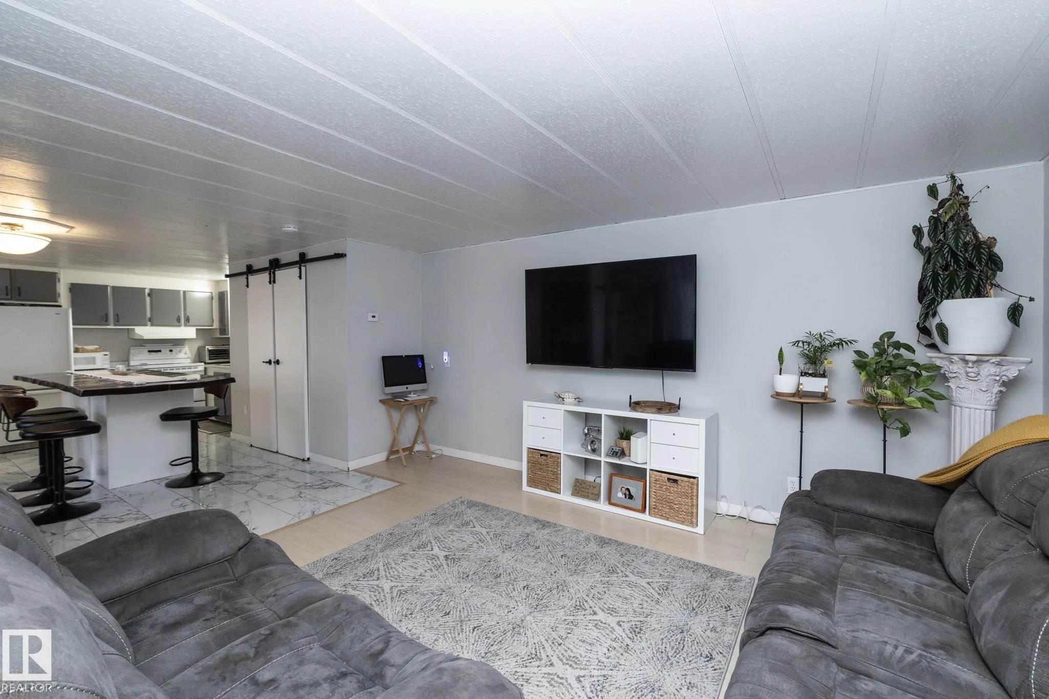 1011 West Mount Crescent