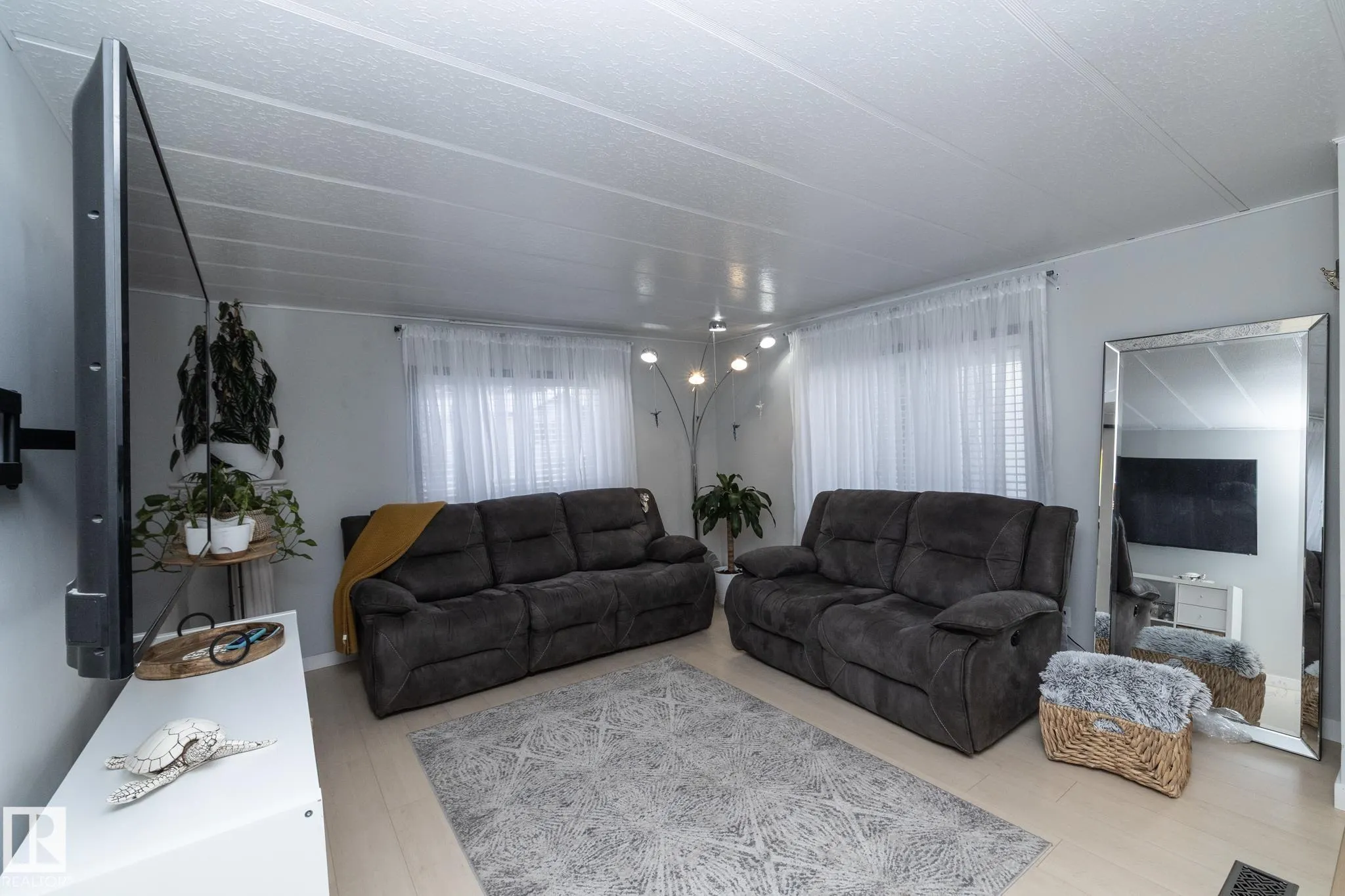 1011 West Mount Crescent