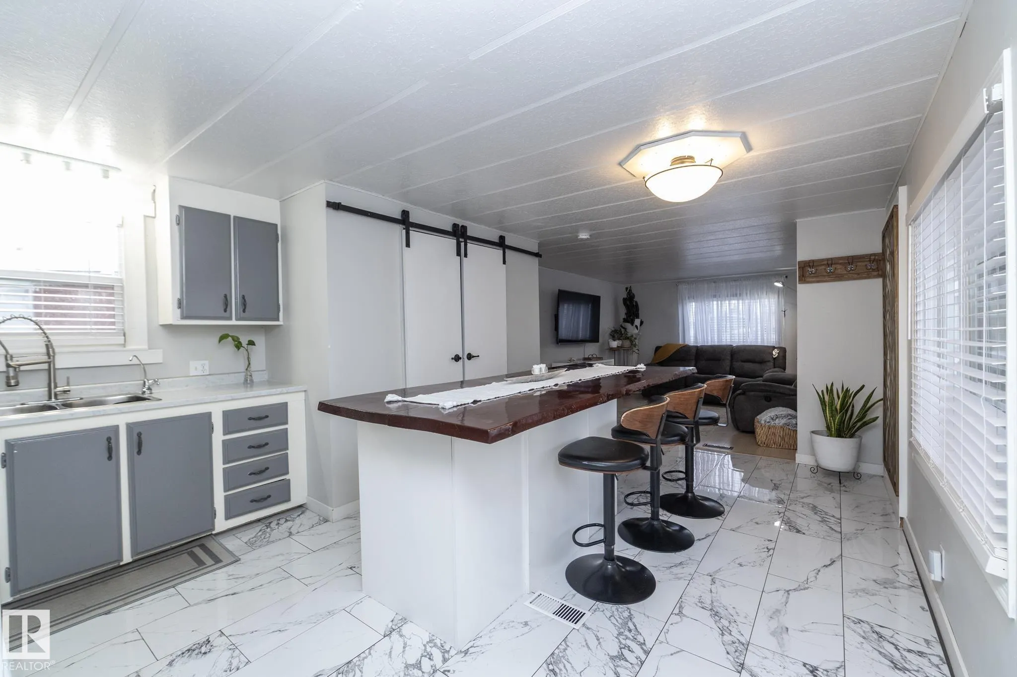 1011 West Mount Crescent