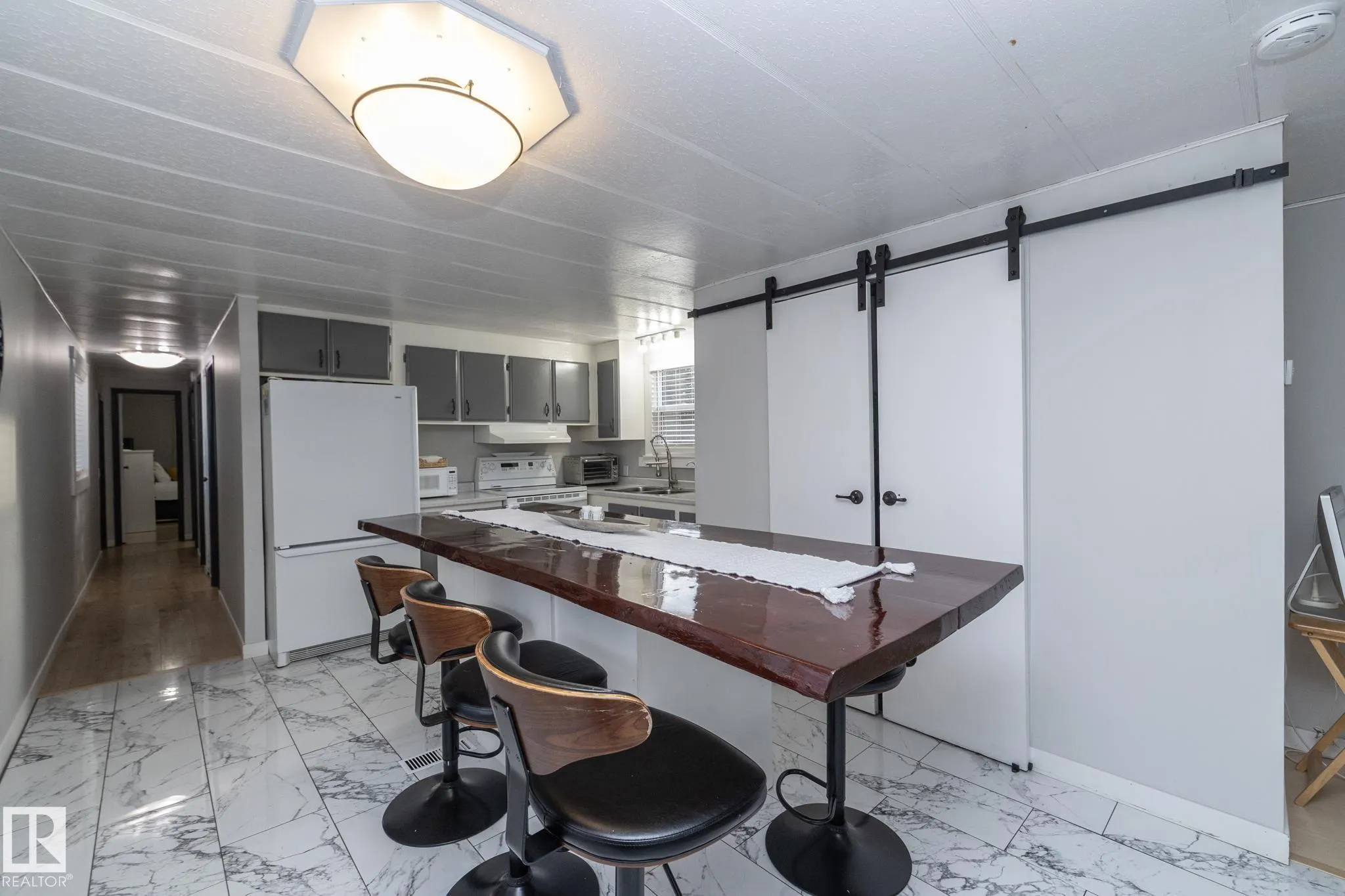 1011 West Mount Crescent