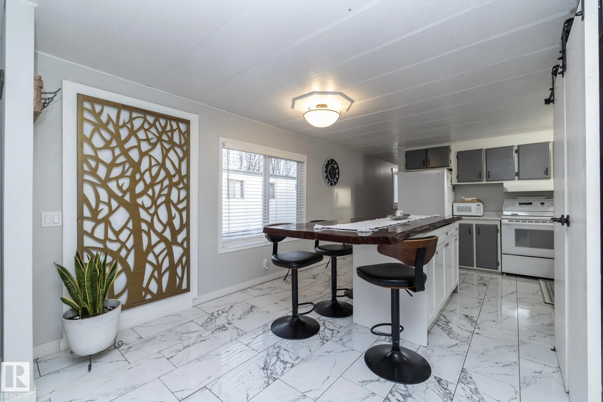 1011 West Mount Crescent