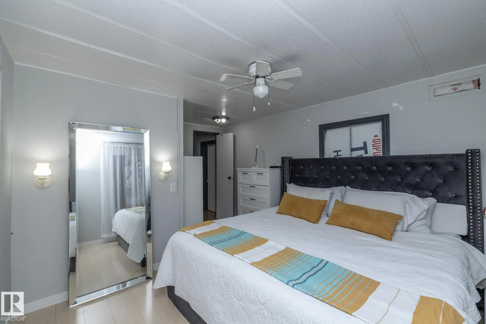 1011 West Mount Crescent