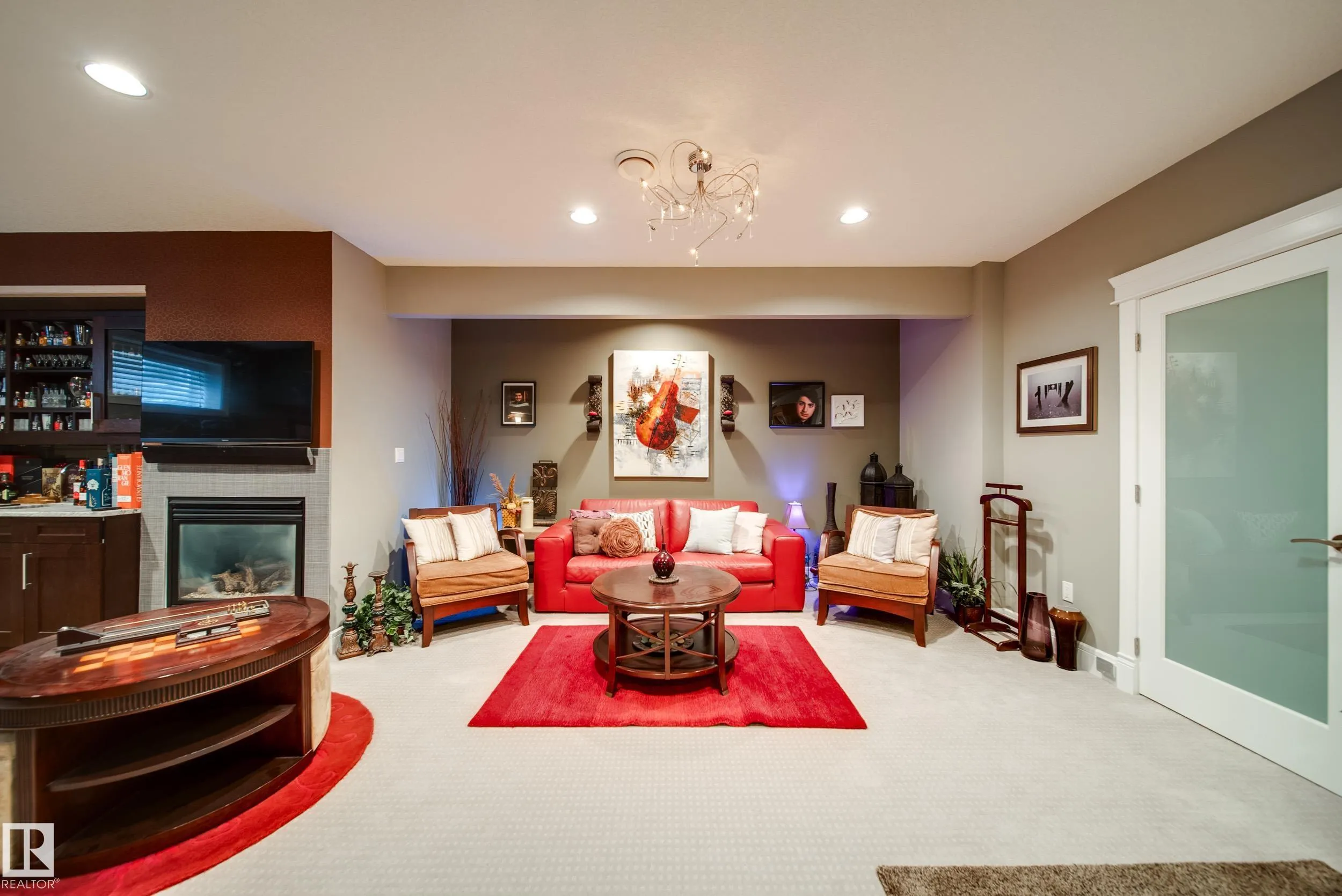 5410 MCLUHAN END End