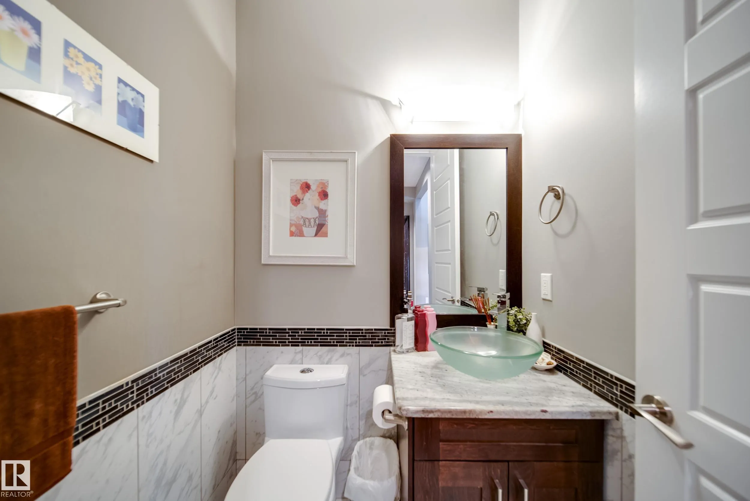 5410 MCLUHAN END End