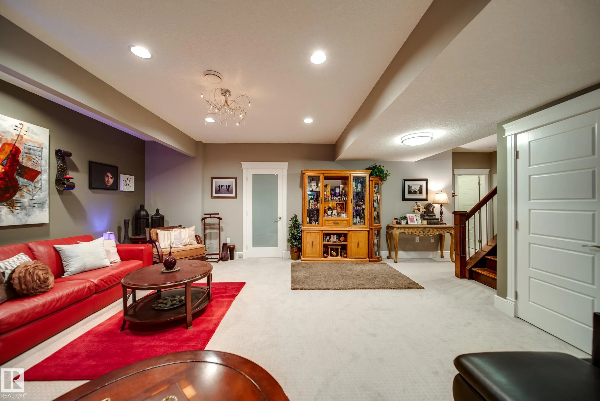 5410 MCLUHAN END End