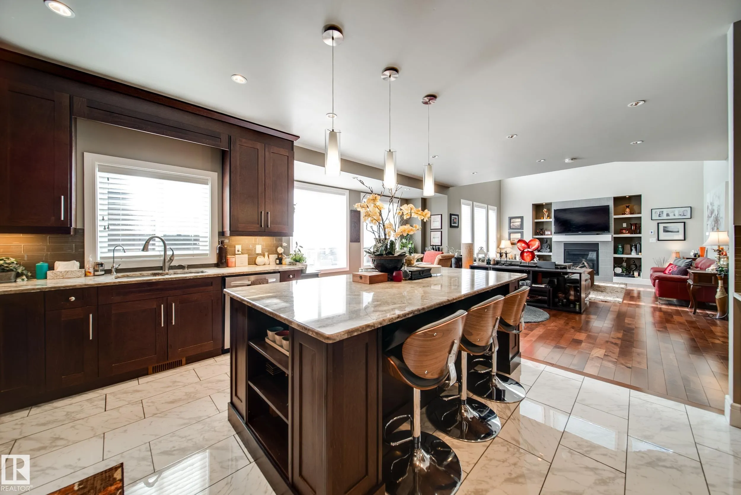 5410 MCLUHAN END End