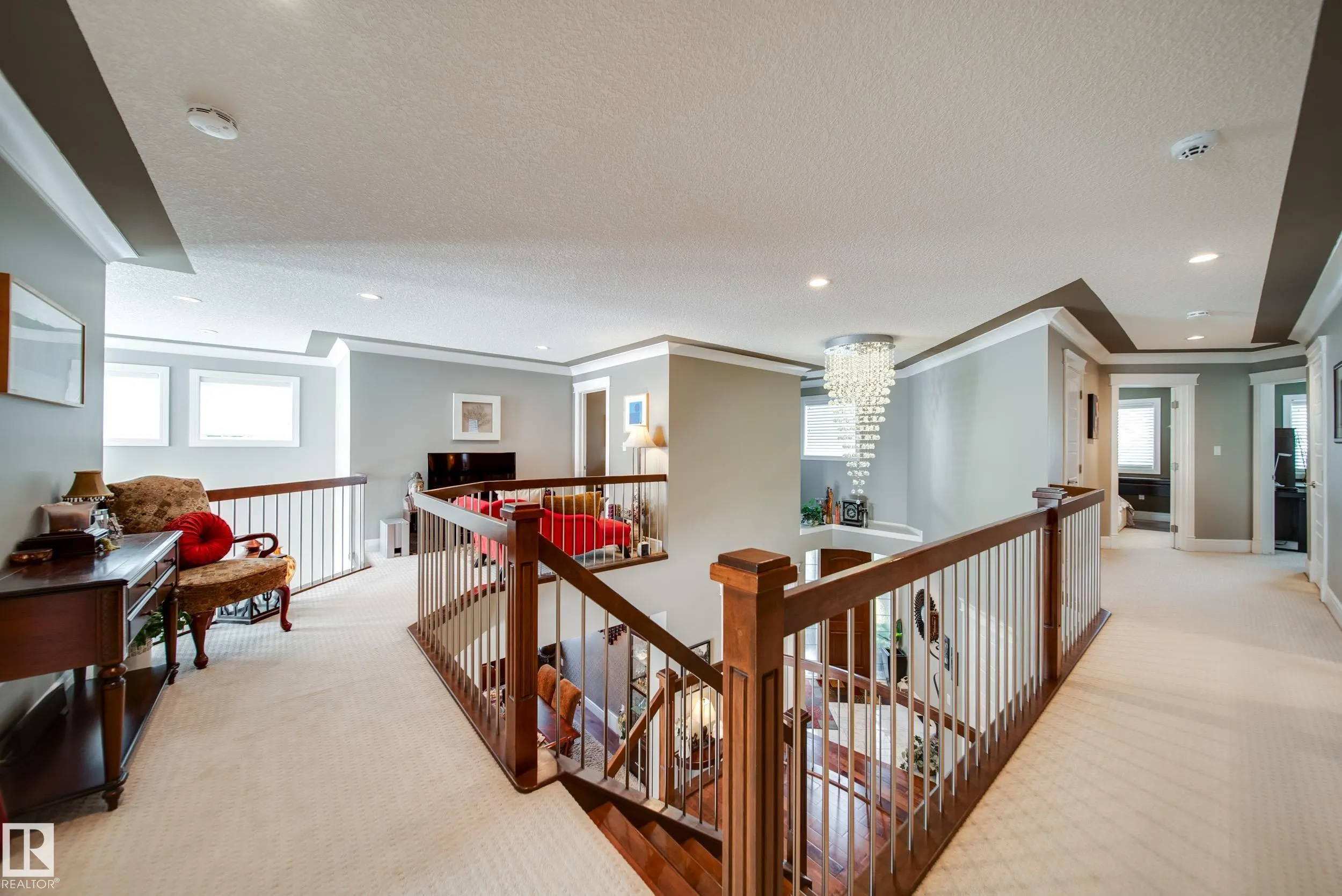 5410 MCLUHAN END End