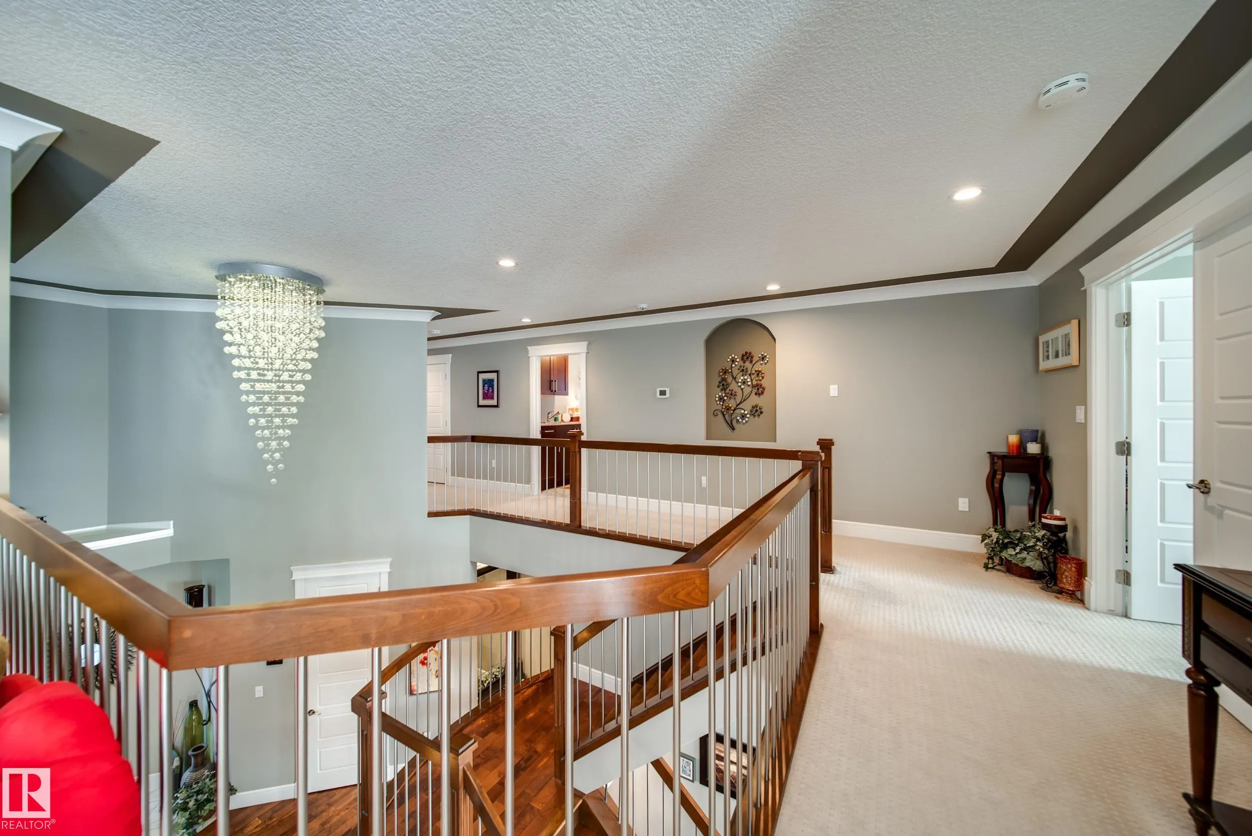 5410 MCLUHAN END End