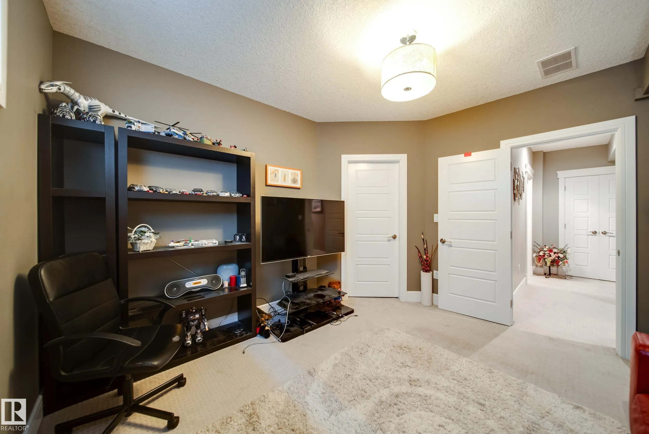 5410 MCLUHAN END End