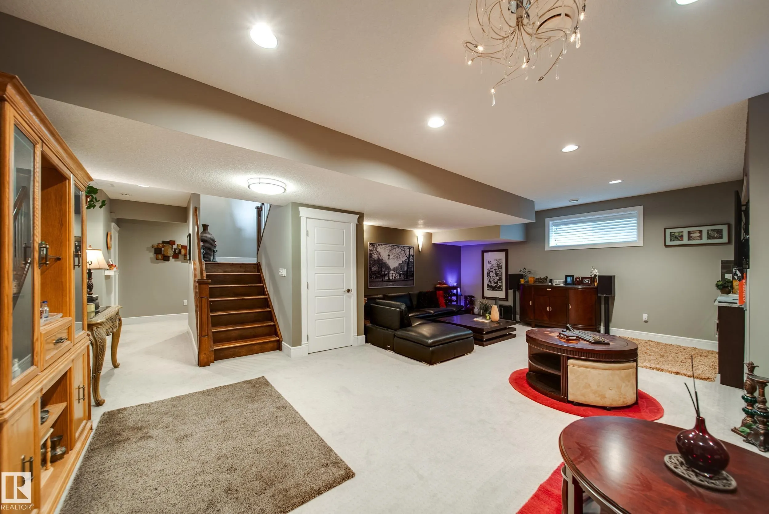 5410 MCLUHAN END End