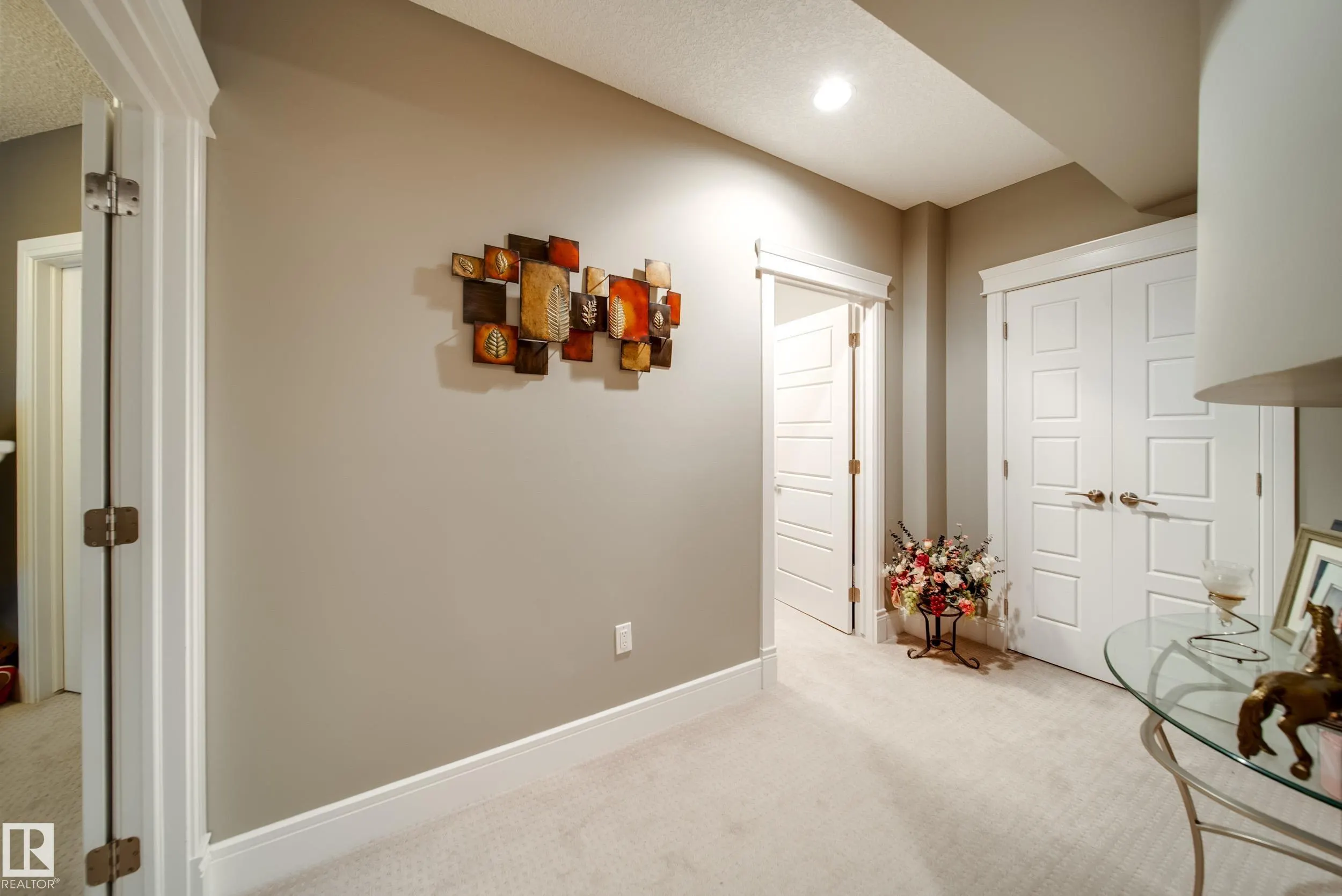 5410 MCLUHAN END End