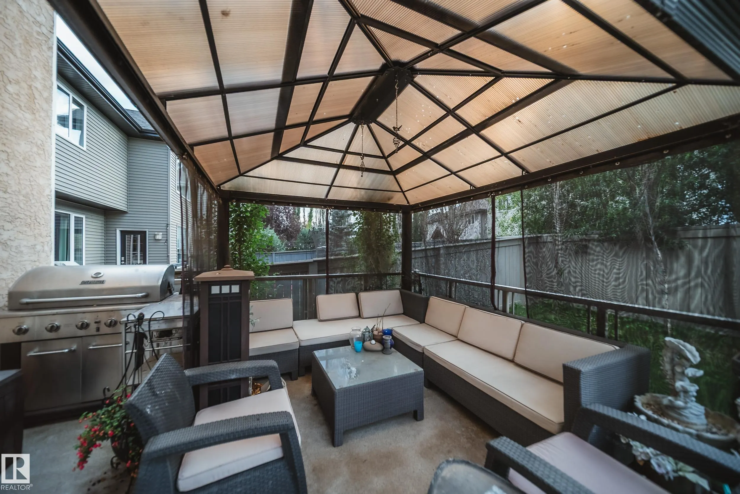 5410 MCLUHAN END End