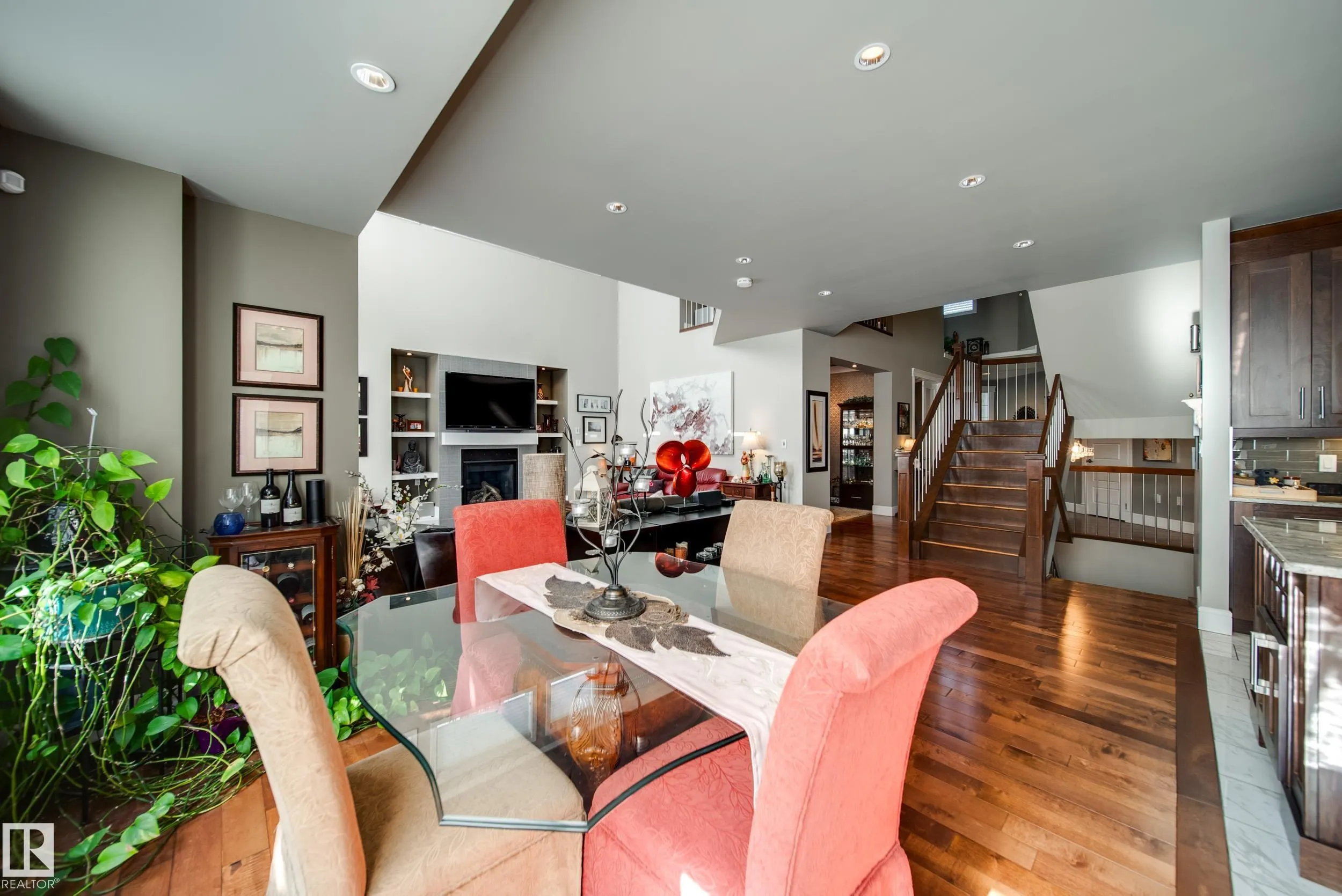 5410 MCLUHAN END End