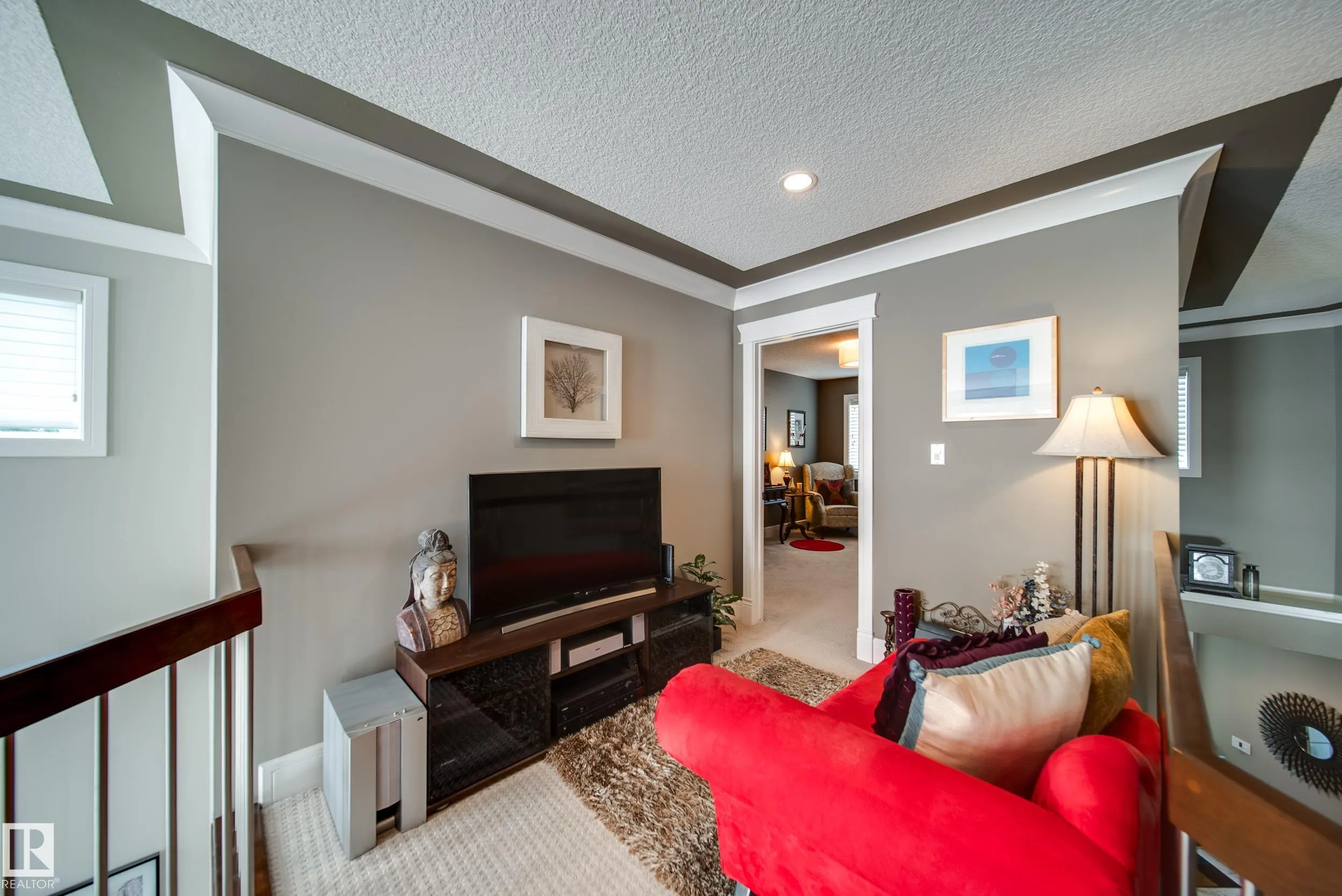 5410 MCLUHAN END End