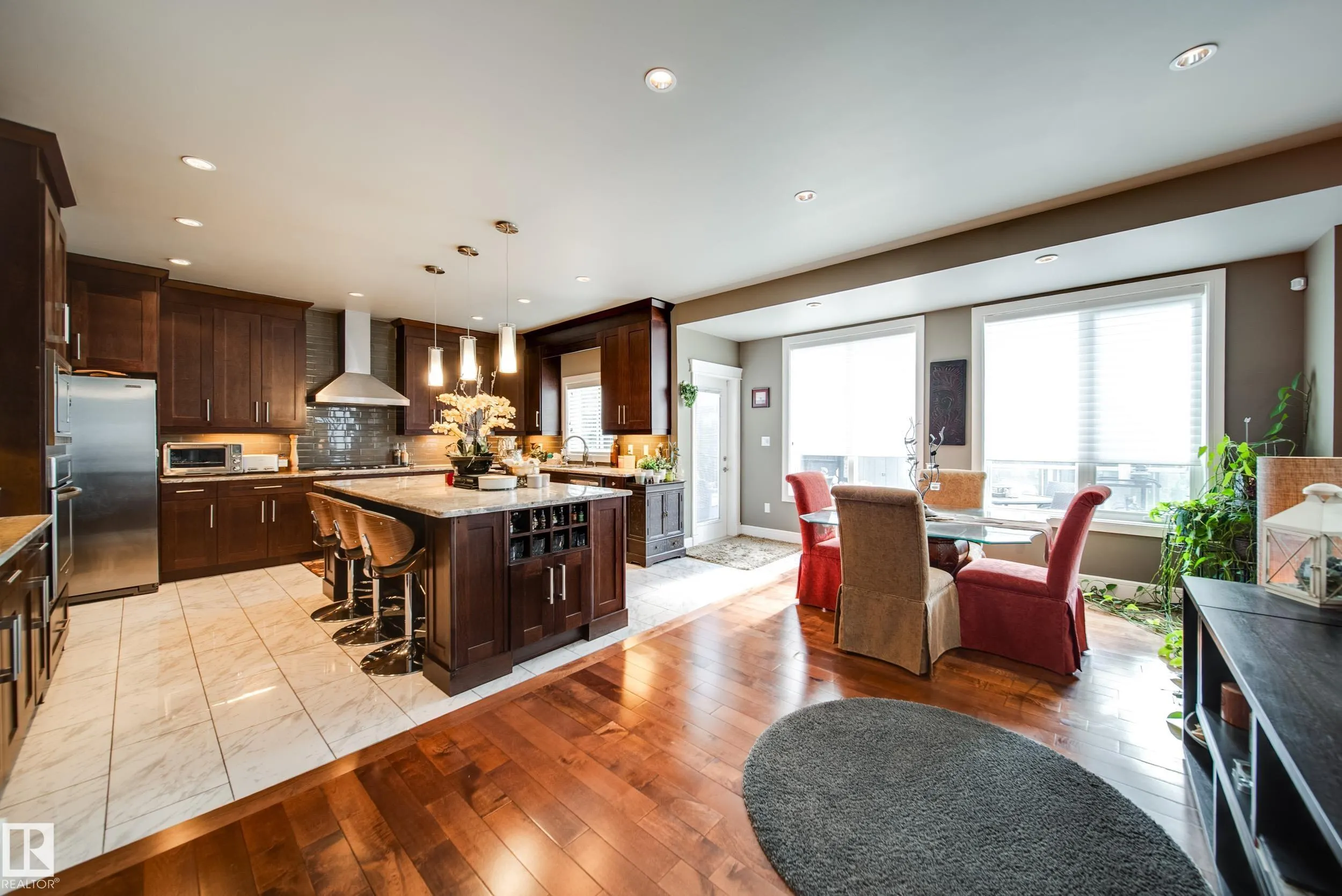 5410 MCLUHAN END End