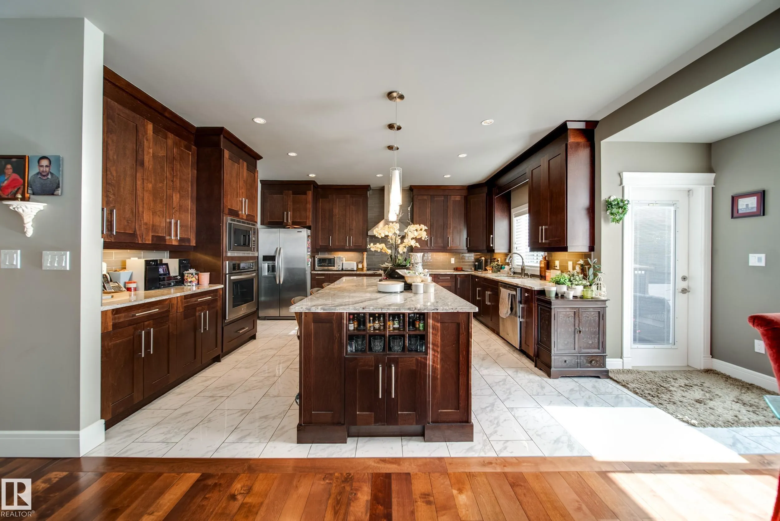 5410 MCLUHAN END End