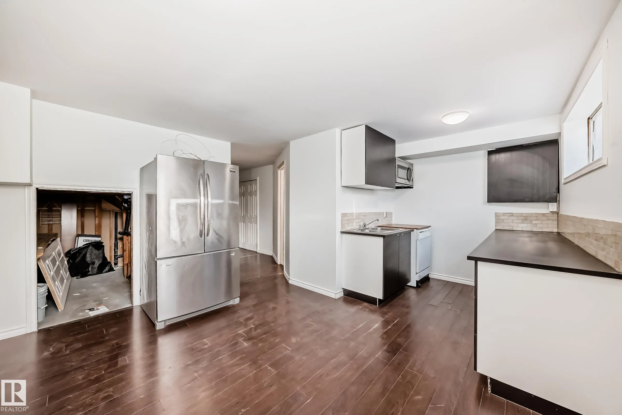9623/9625 73 Avenue
