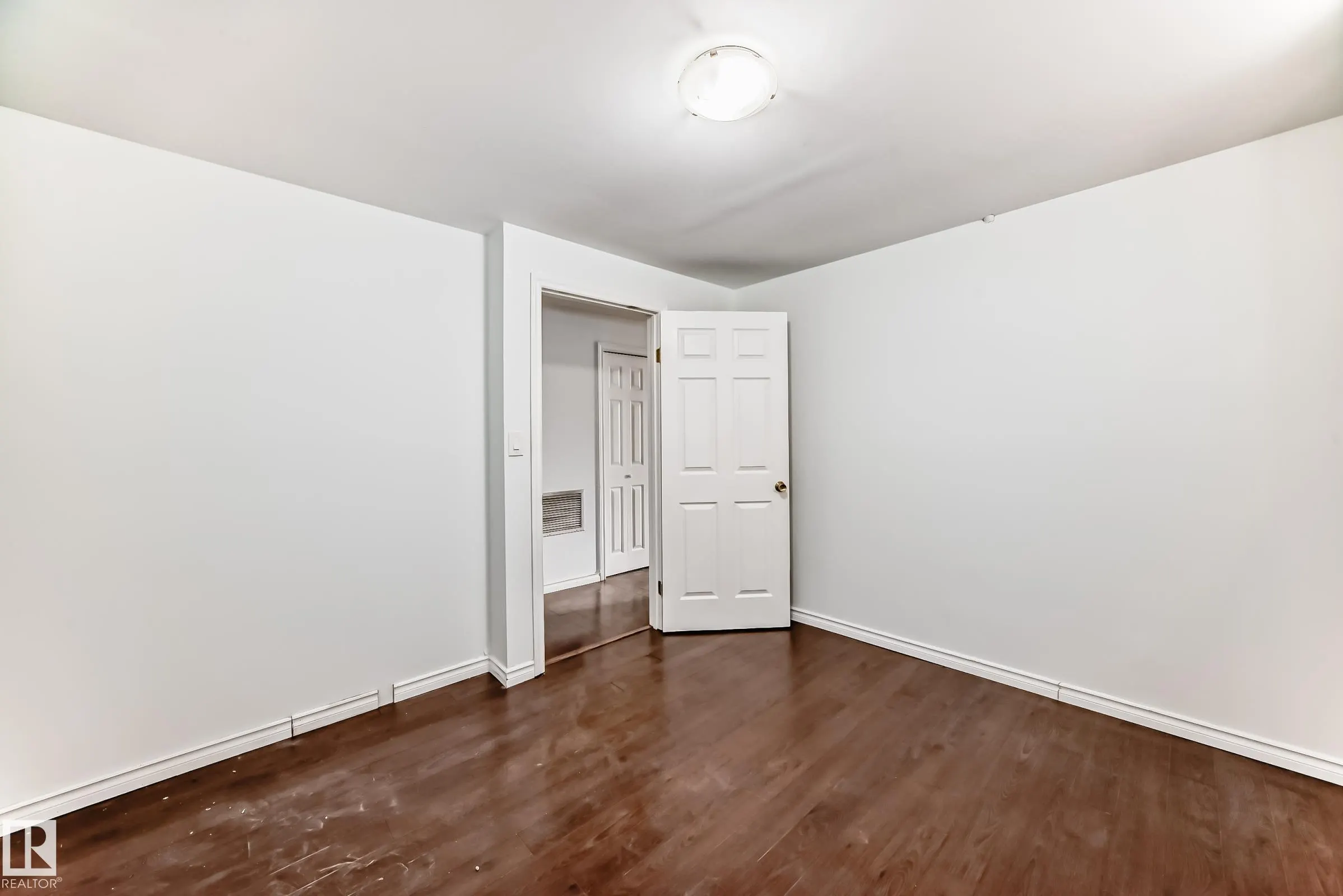 9623/9625 73 Avenue