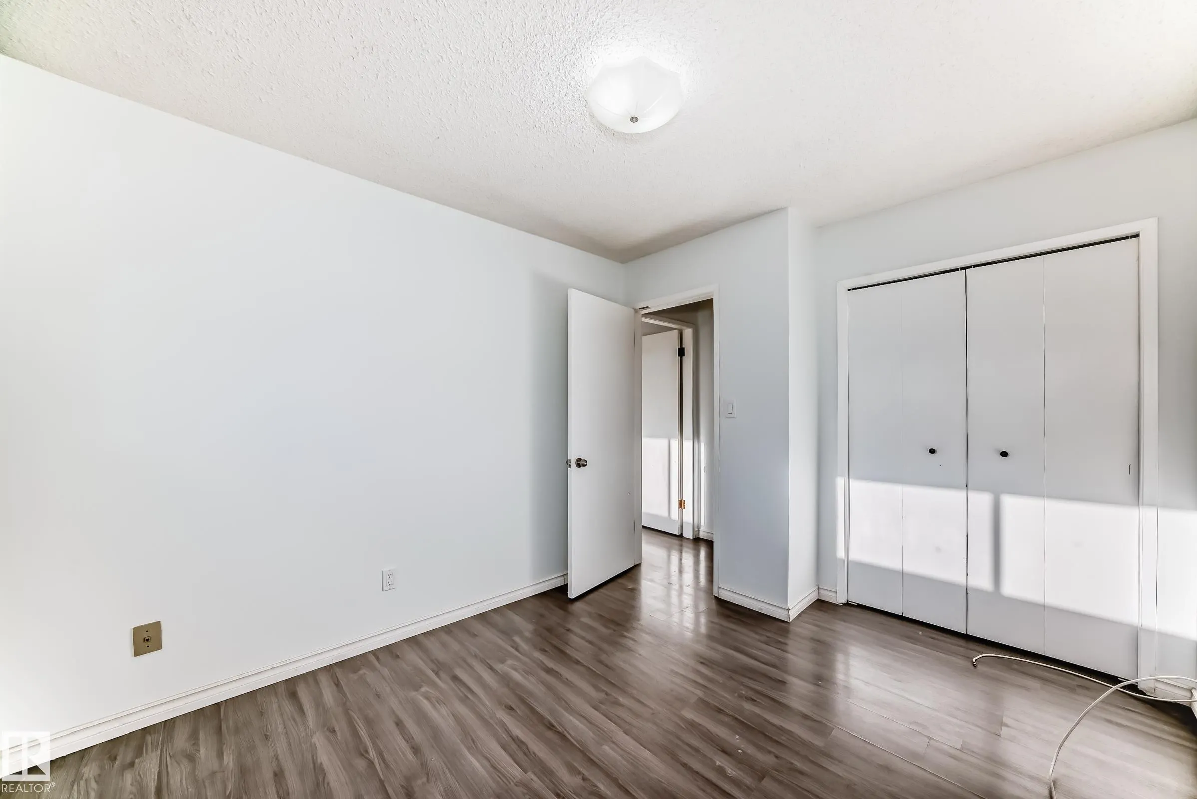 9623/9625 73 Avenue
