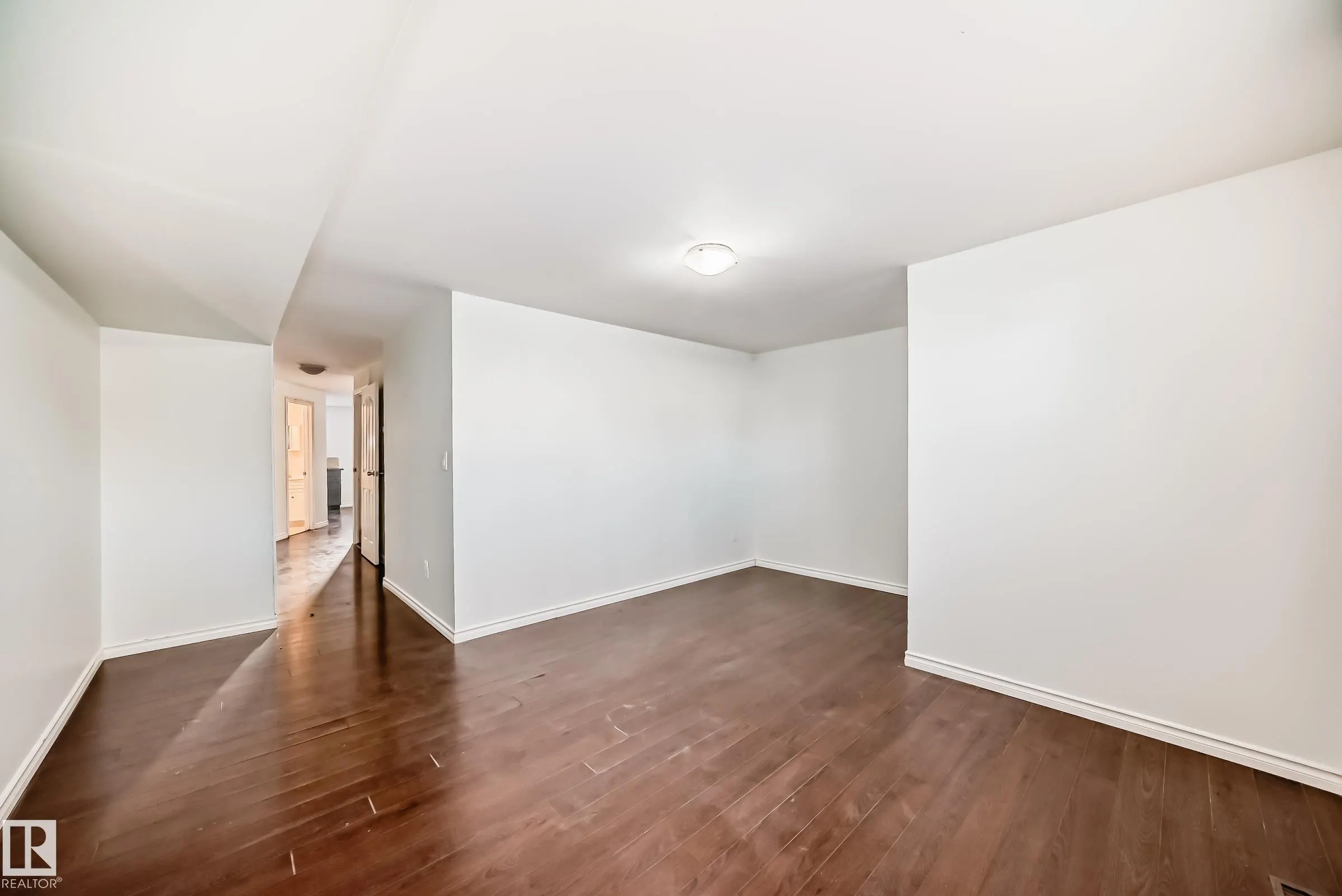9623/9625 73 Avenue