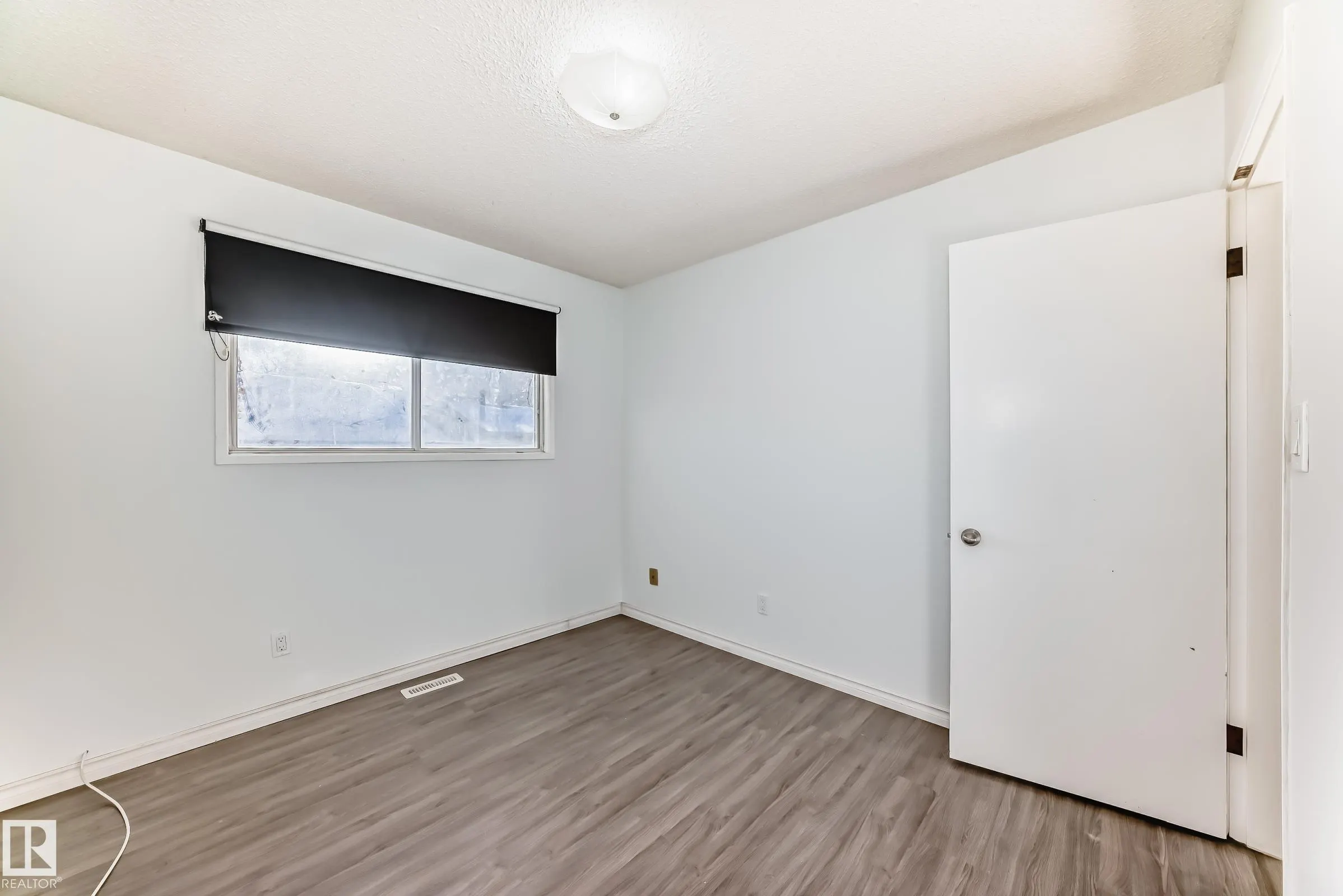 9623/9625 73 Avenue