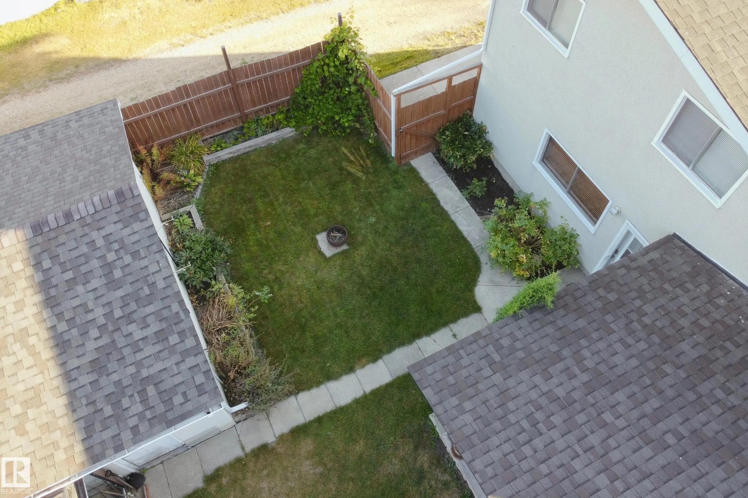5226 43 Street