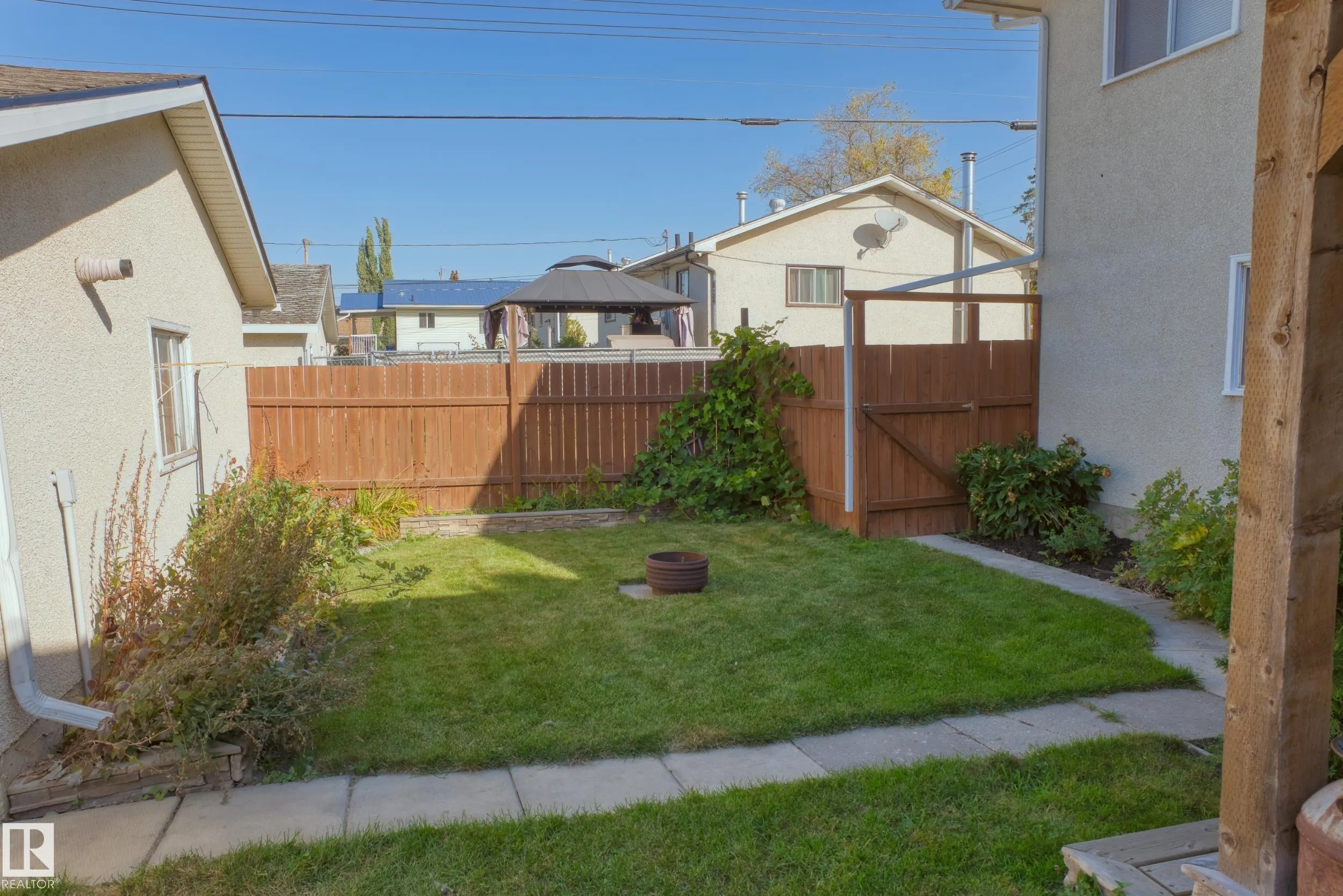 5226 43 Street