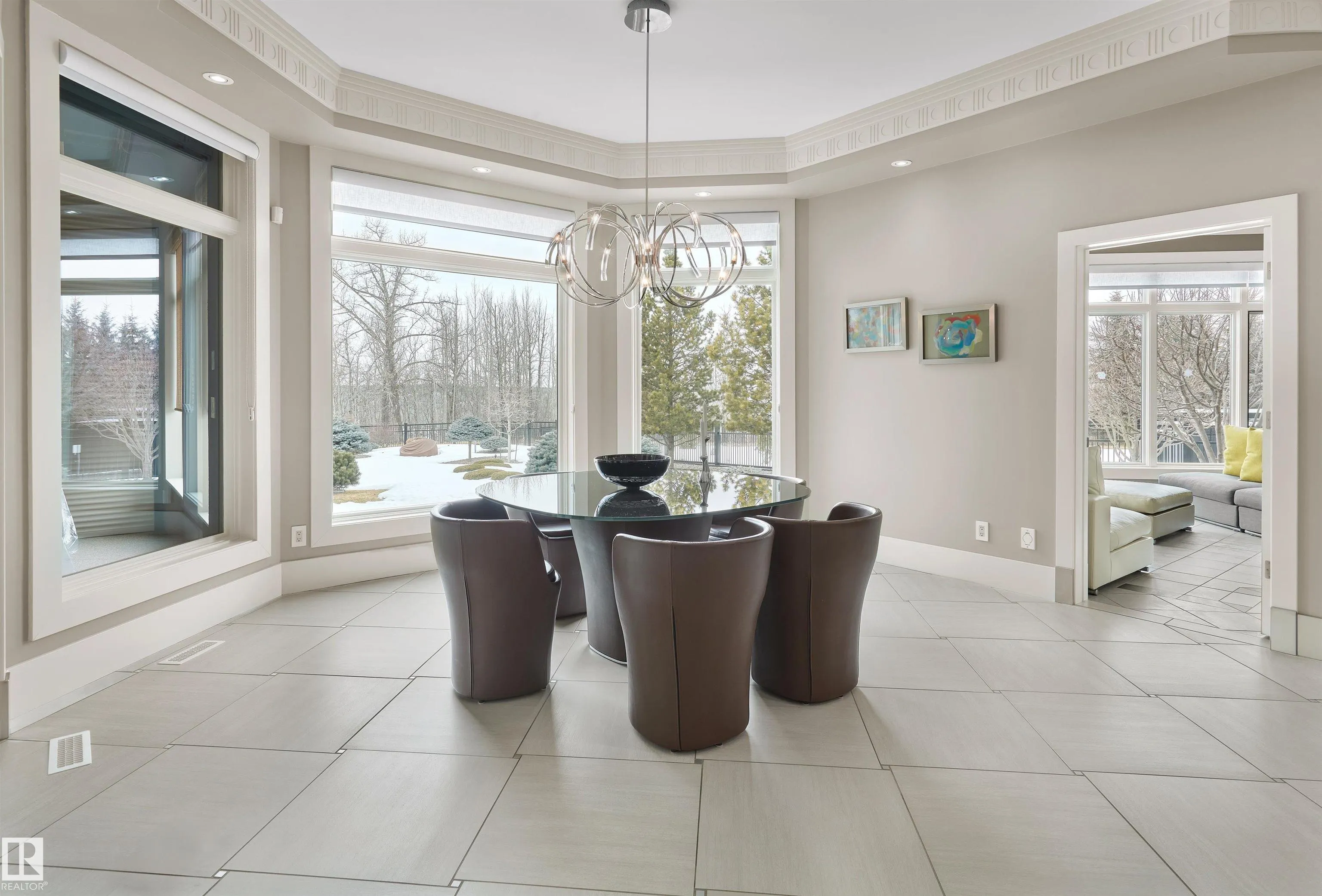 16 WINDERMERE Drive