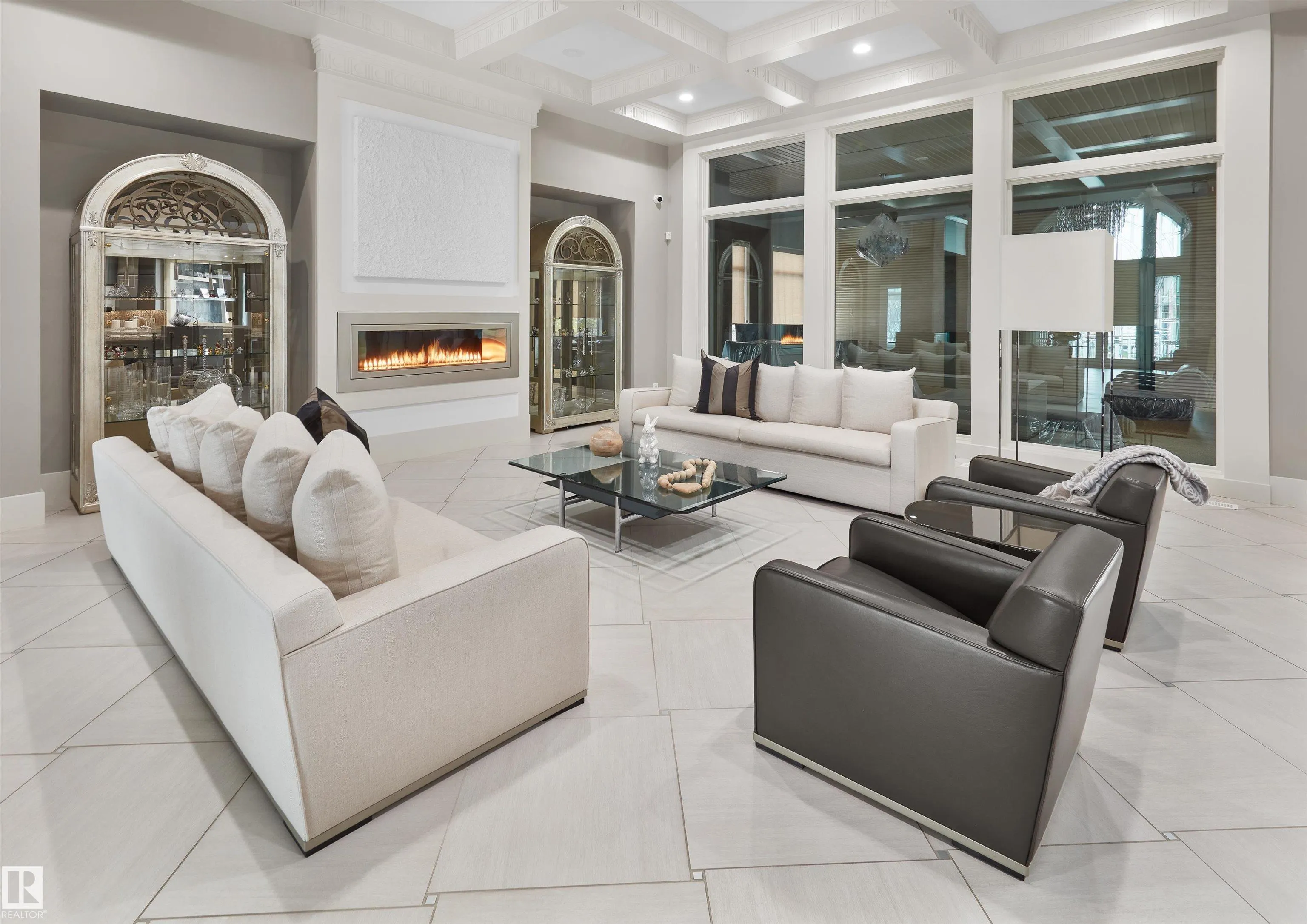 16 WINDERMERE Drive