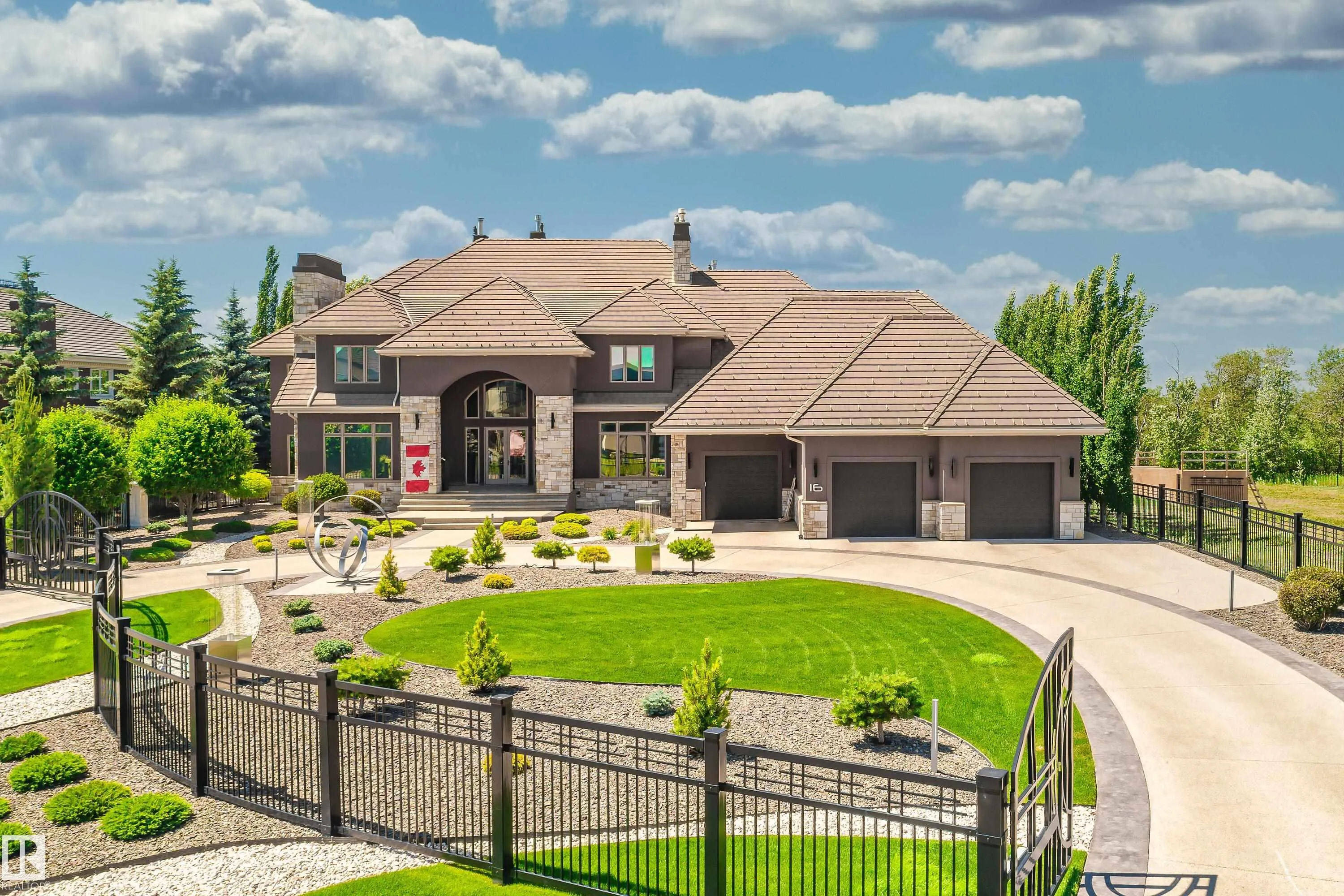 16 WINDERMERE Drive
