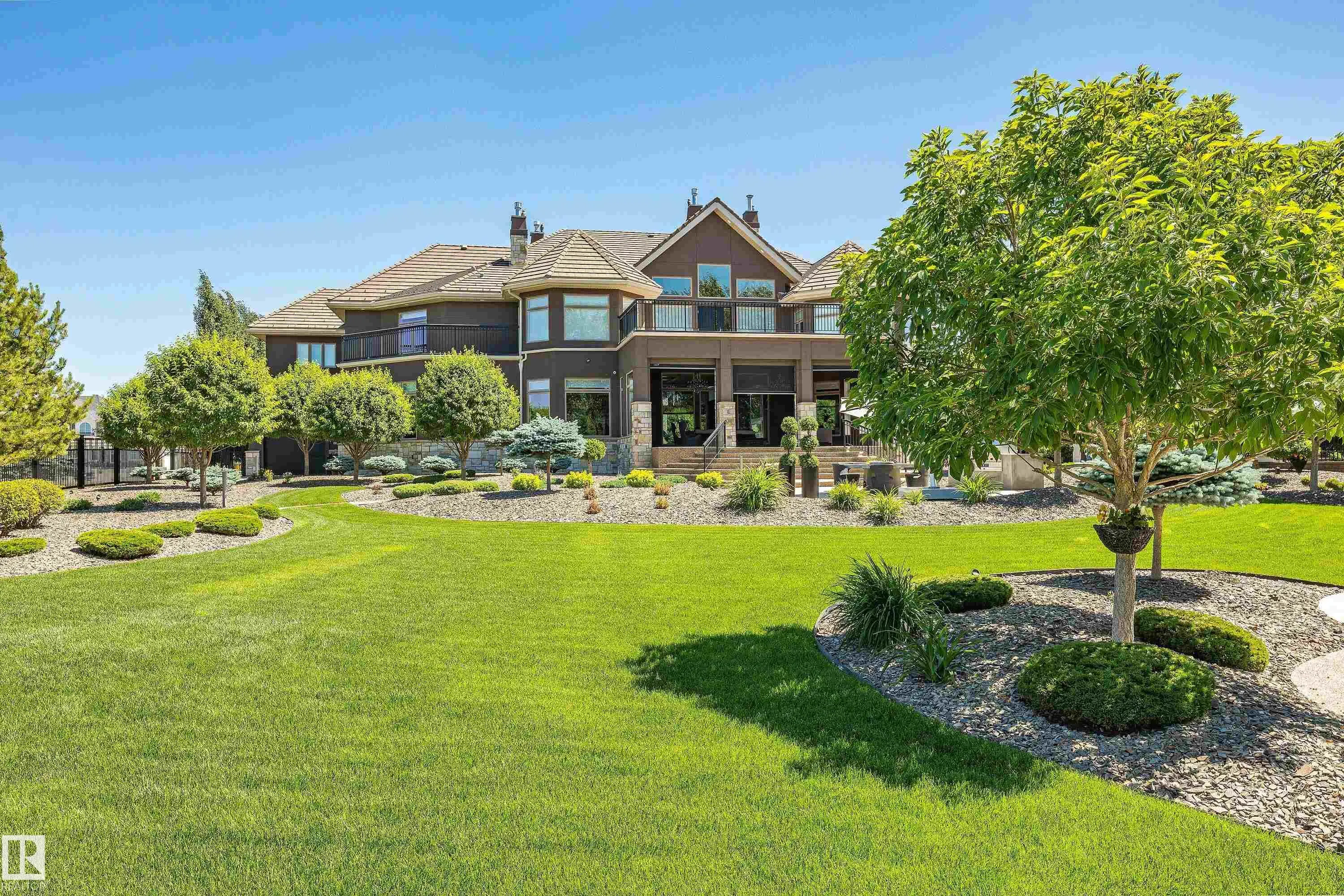 16 WINDERMERE Drive