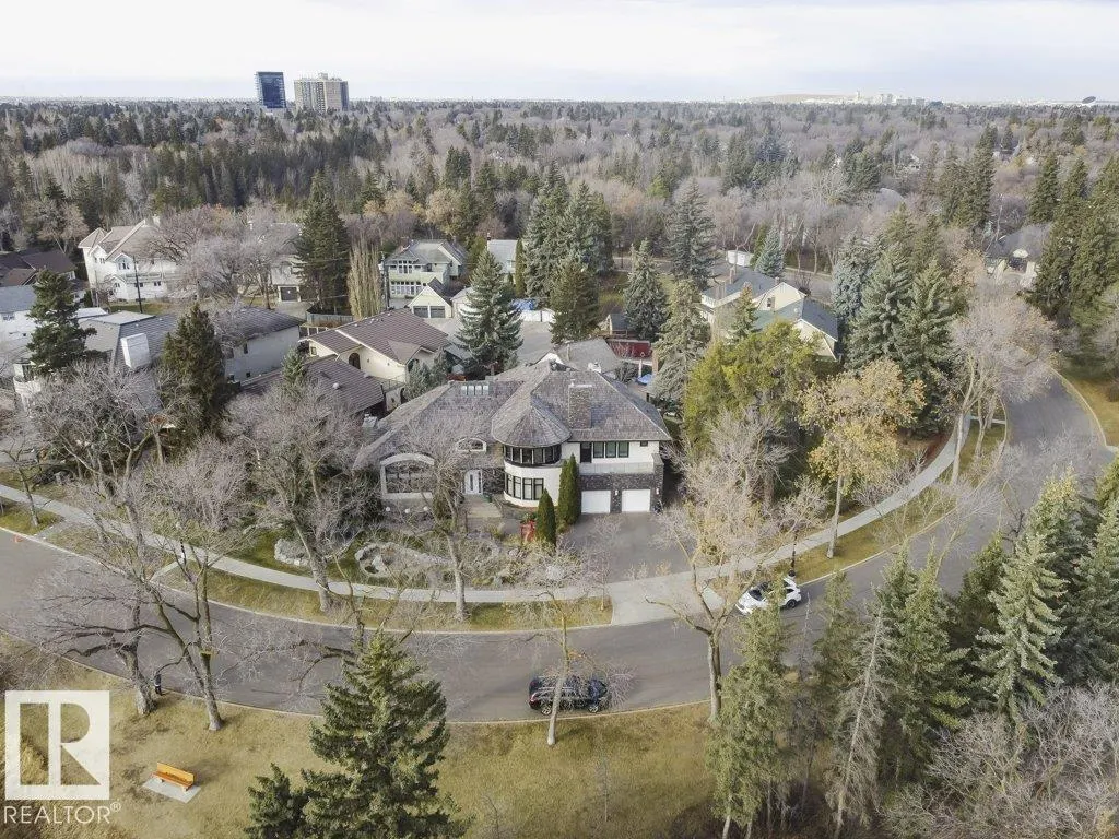 11 WELLINGTON Crescent