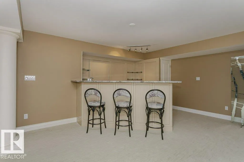 11 WELLINGTON Crescent