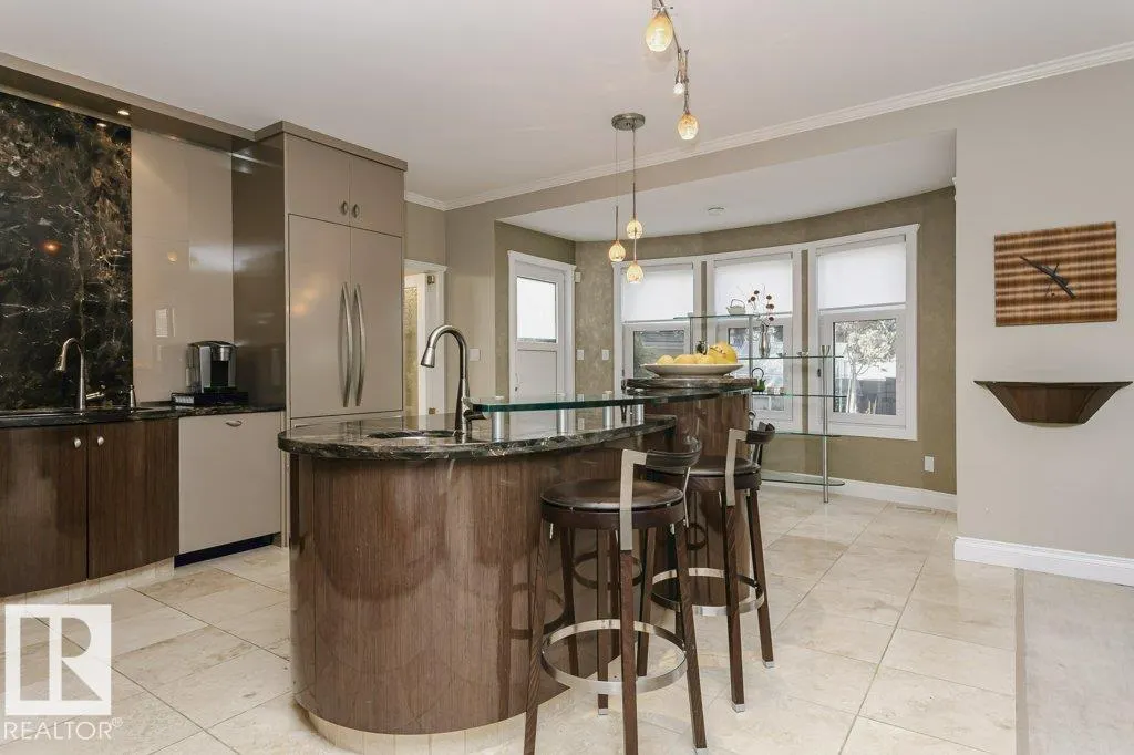 11 WELLINGTON Crescent