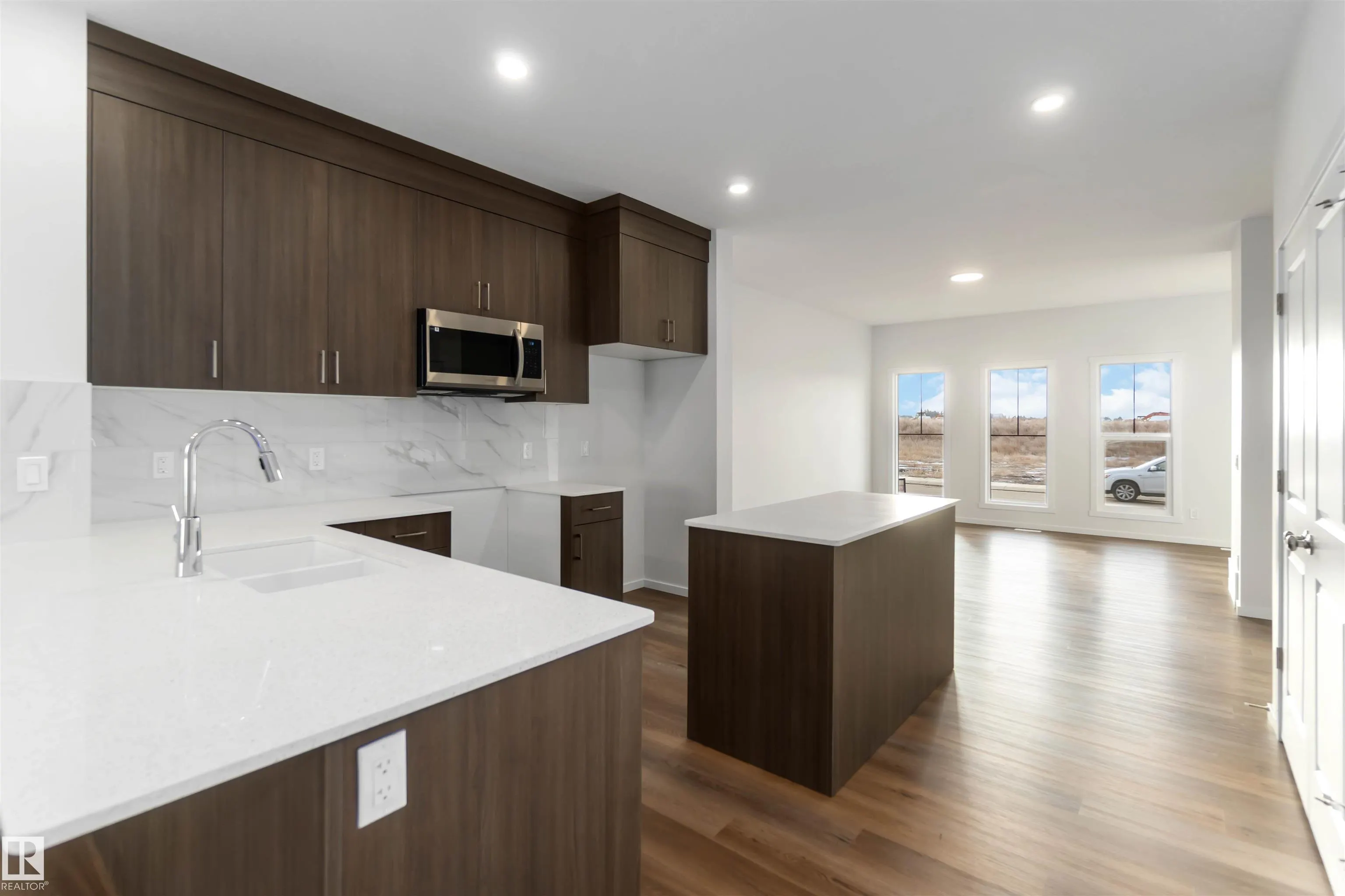 5452 Hawthorn Run