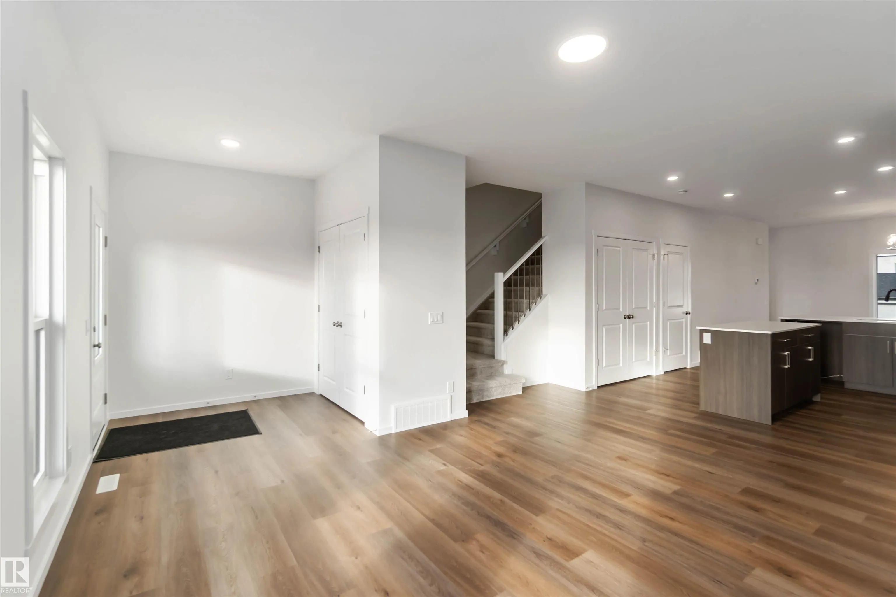 5452 Hawthorn Run