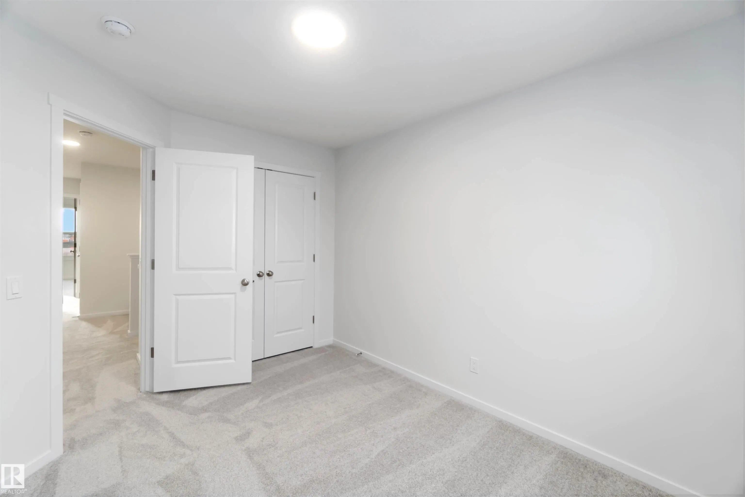 5452 Hawthorn Run