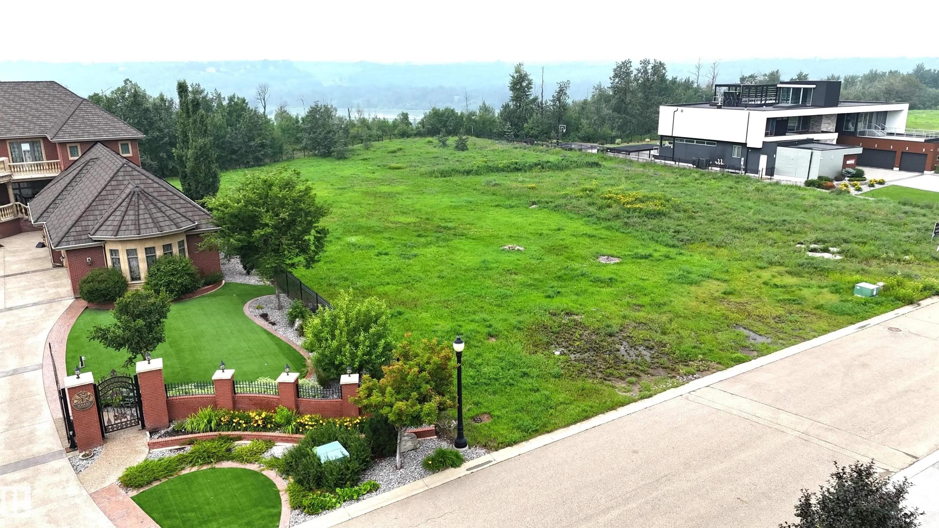 24 WINDERMERE Drive